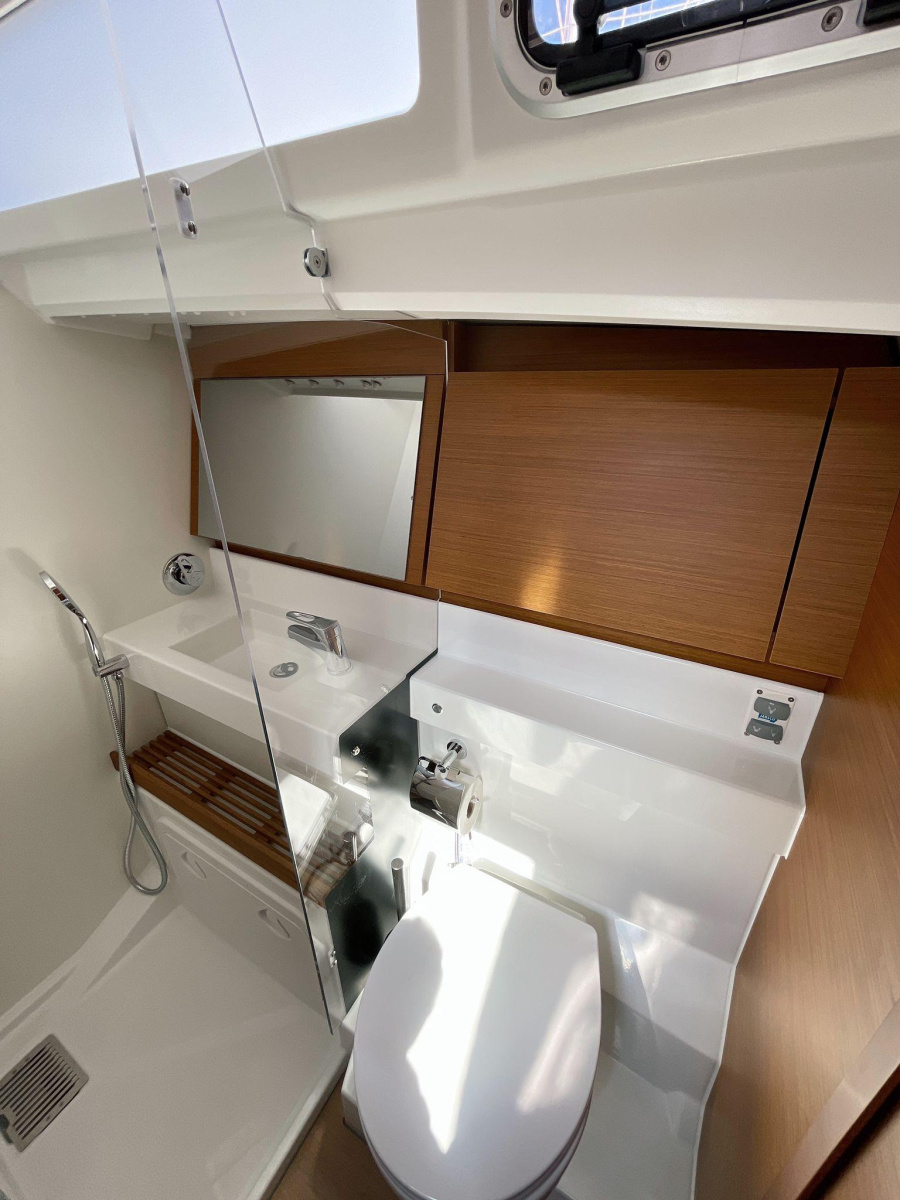 Sun Odyssey 440 — photo 3