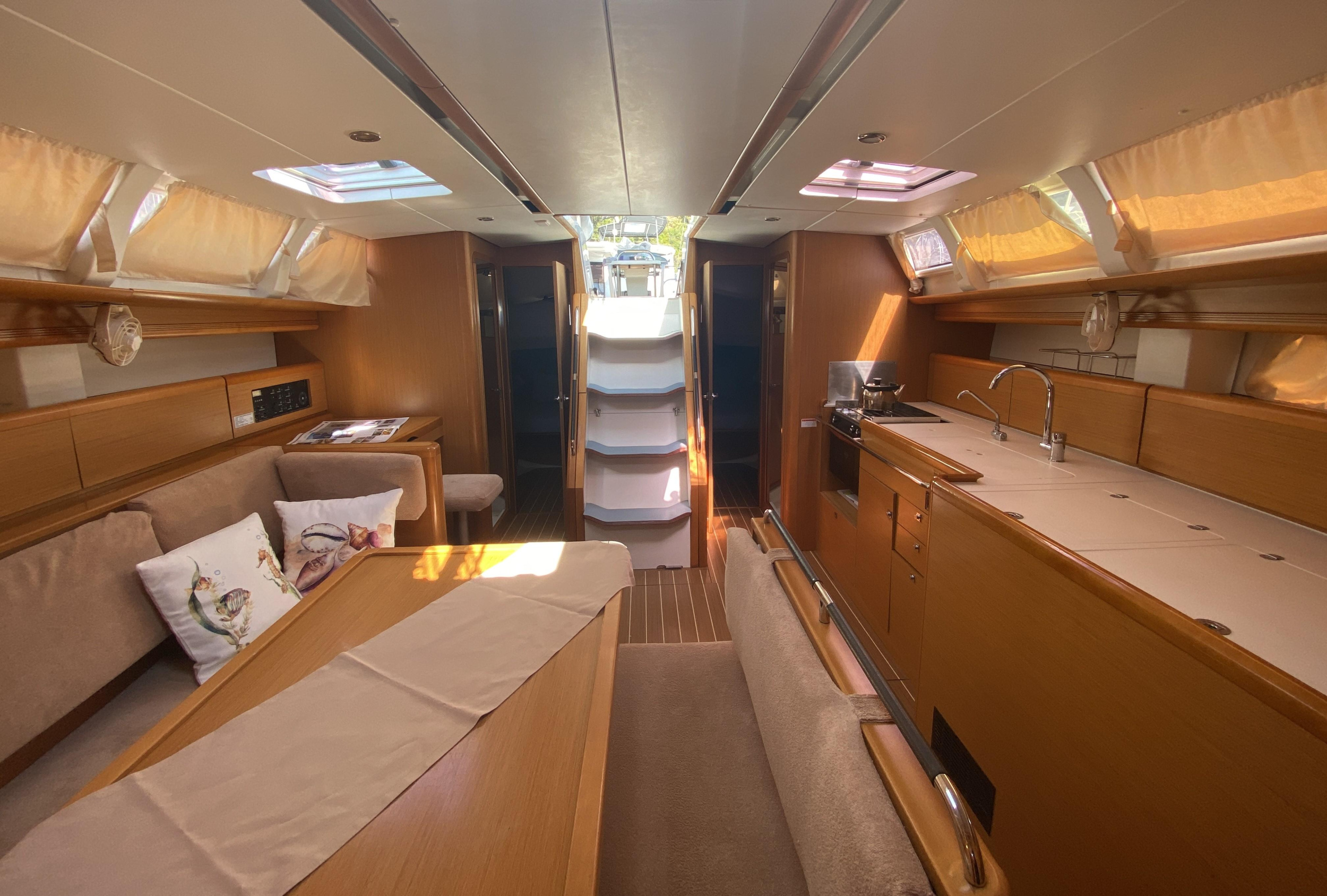 Sun Odyssey 44i — photo 3