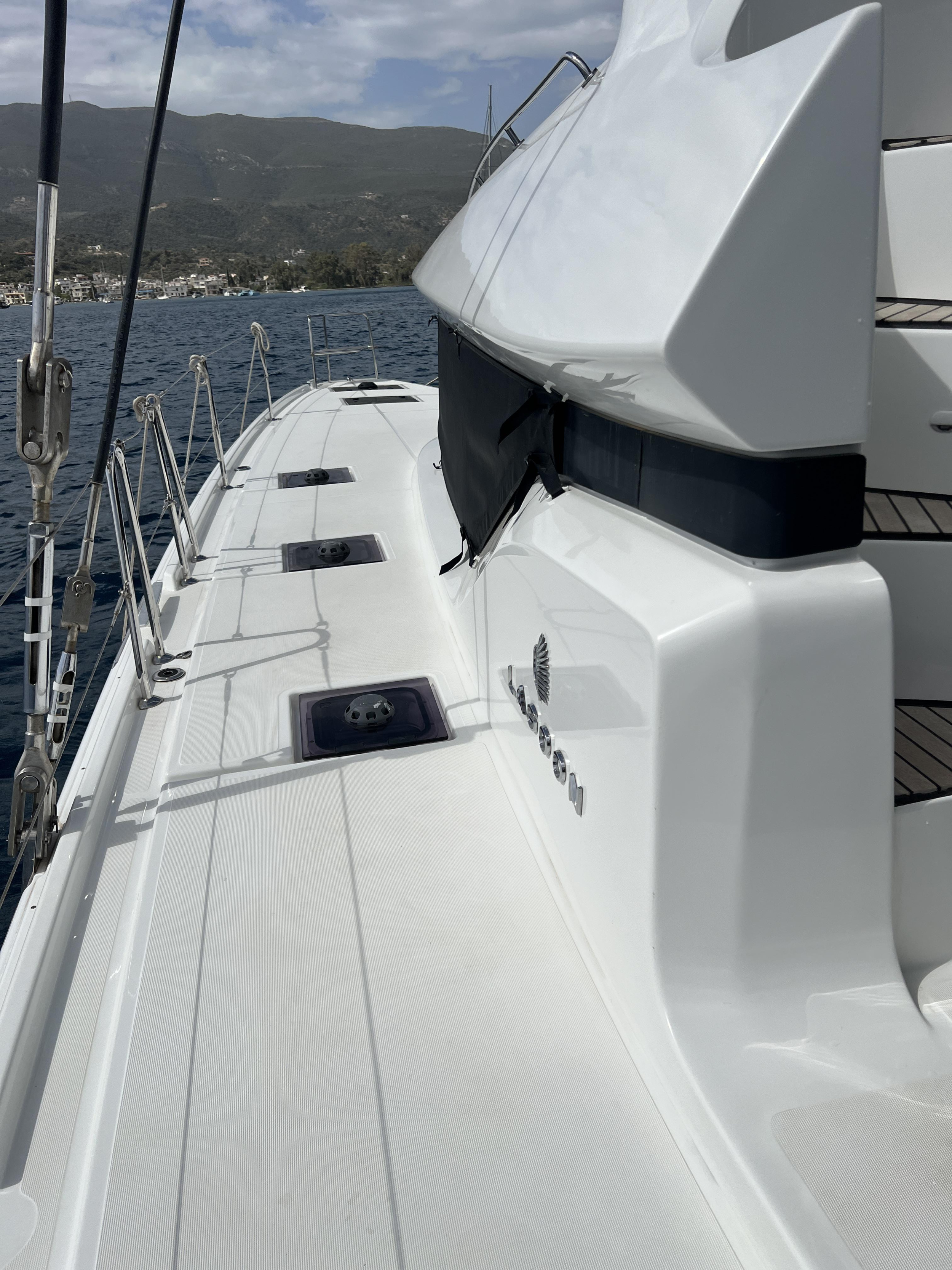 Lagoon 51 — photo 9