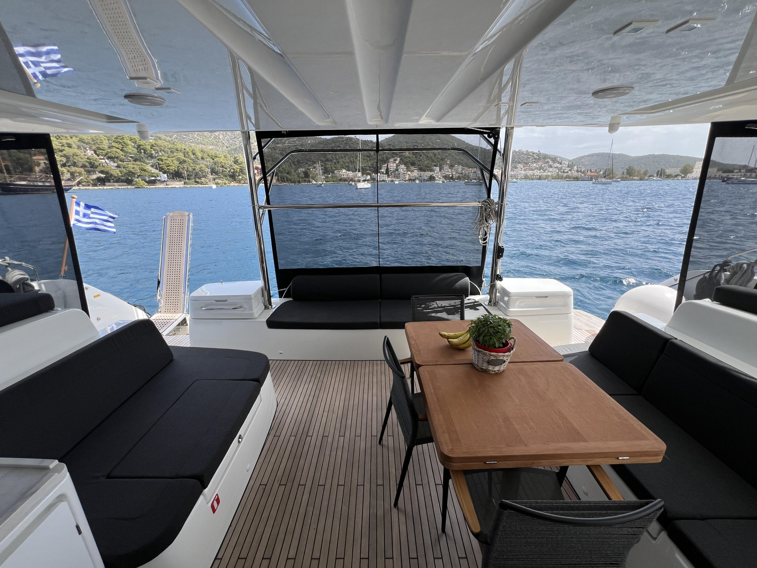 Lagoon 51 — photo 16