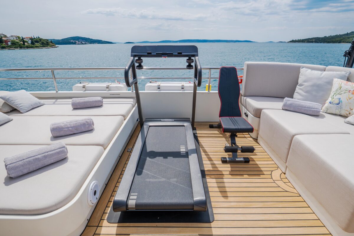 Cyrus Yachts 34M — photo 20