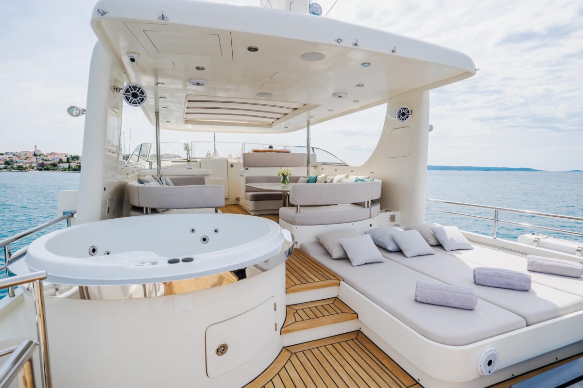 Cyrus Yachts 34M — photo 23