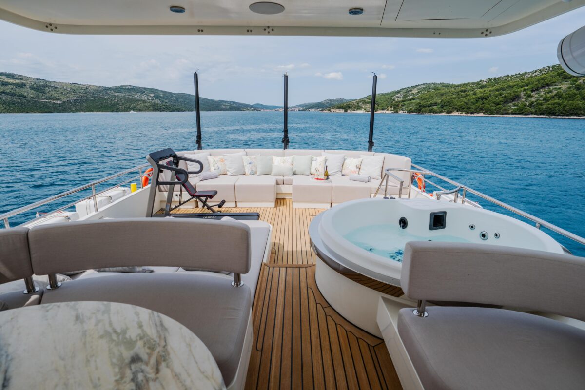 Cyrus Yachts 34M — photo 31
