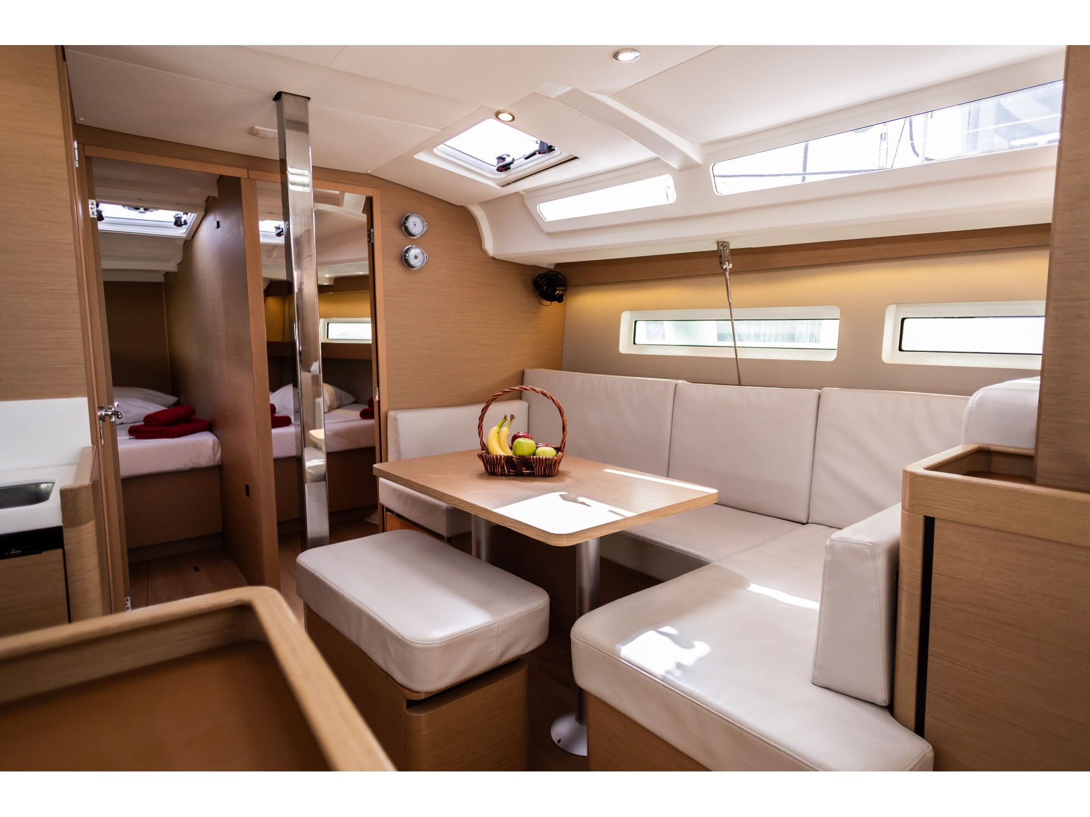 Sun Odyssey 440 — photo 7