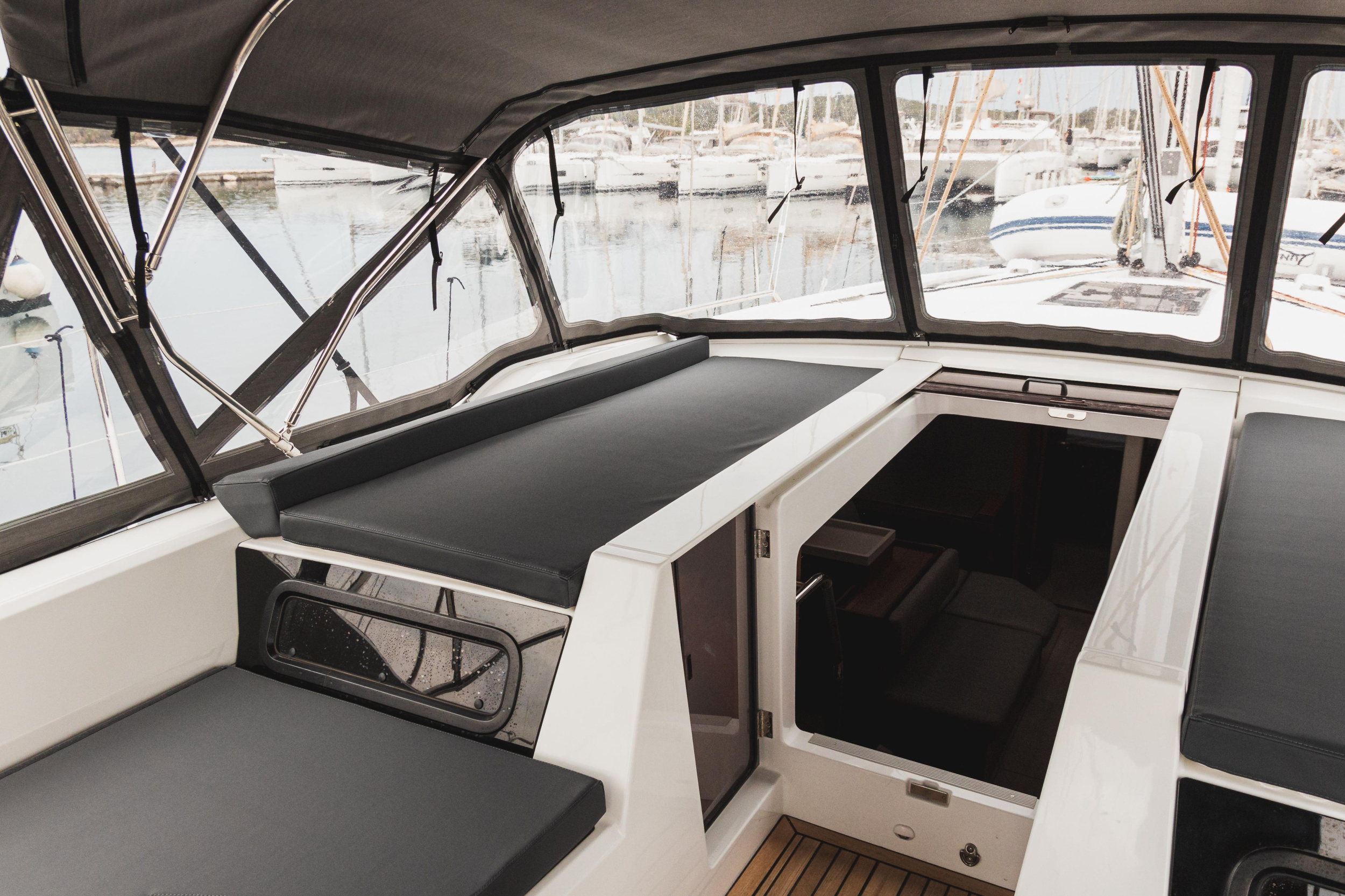 Benetau Oceanis 51.1 — photo 16