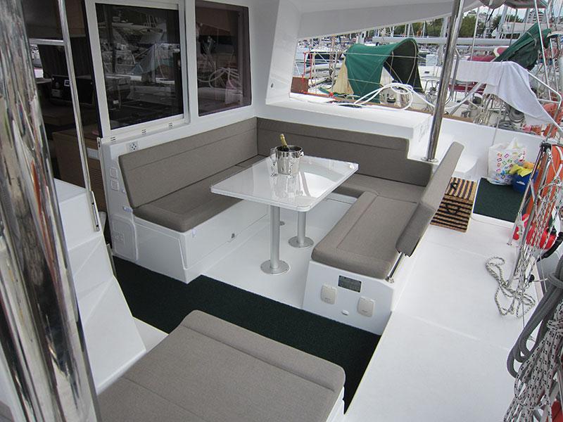 Lagoon 400 S2 — photo 2