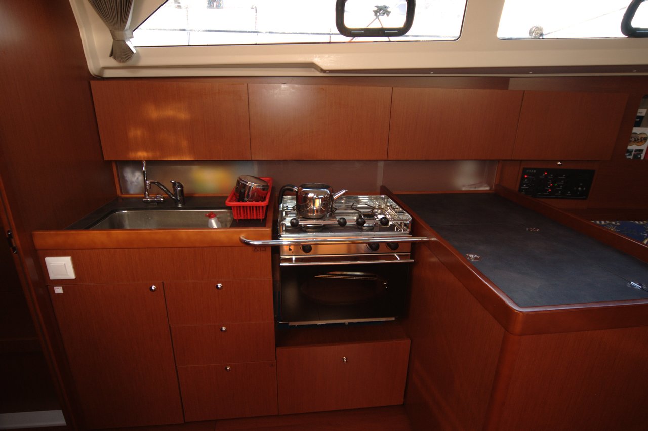Oceanis 41.1 — photo 9