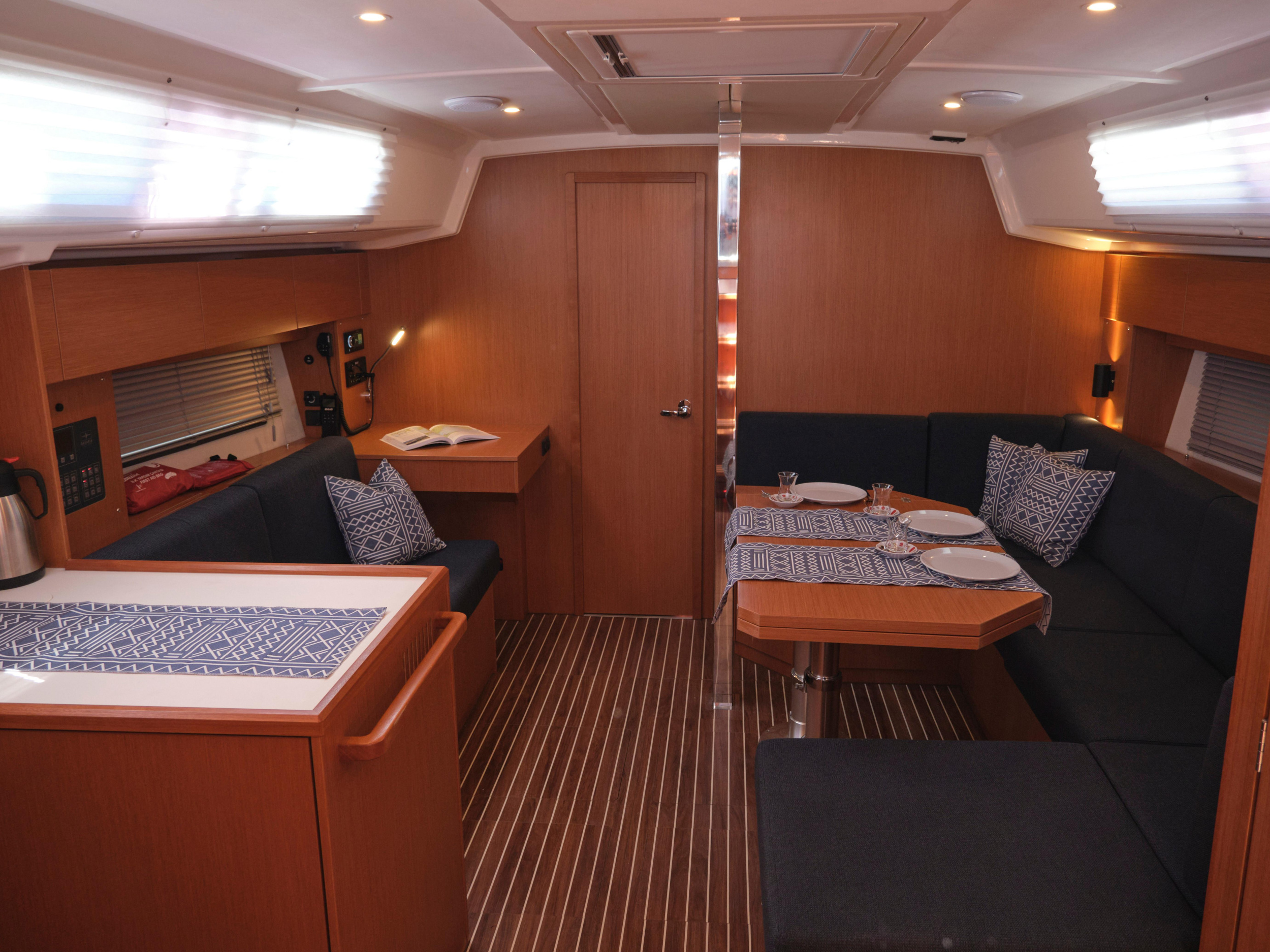Bavaria C42 — photo 19