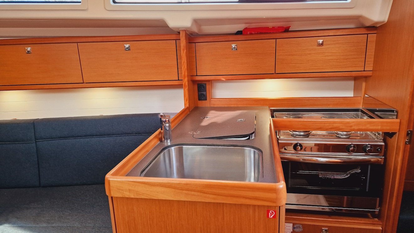 Bavaria Cruiser 34 — photo 4