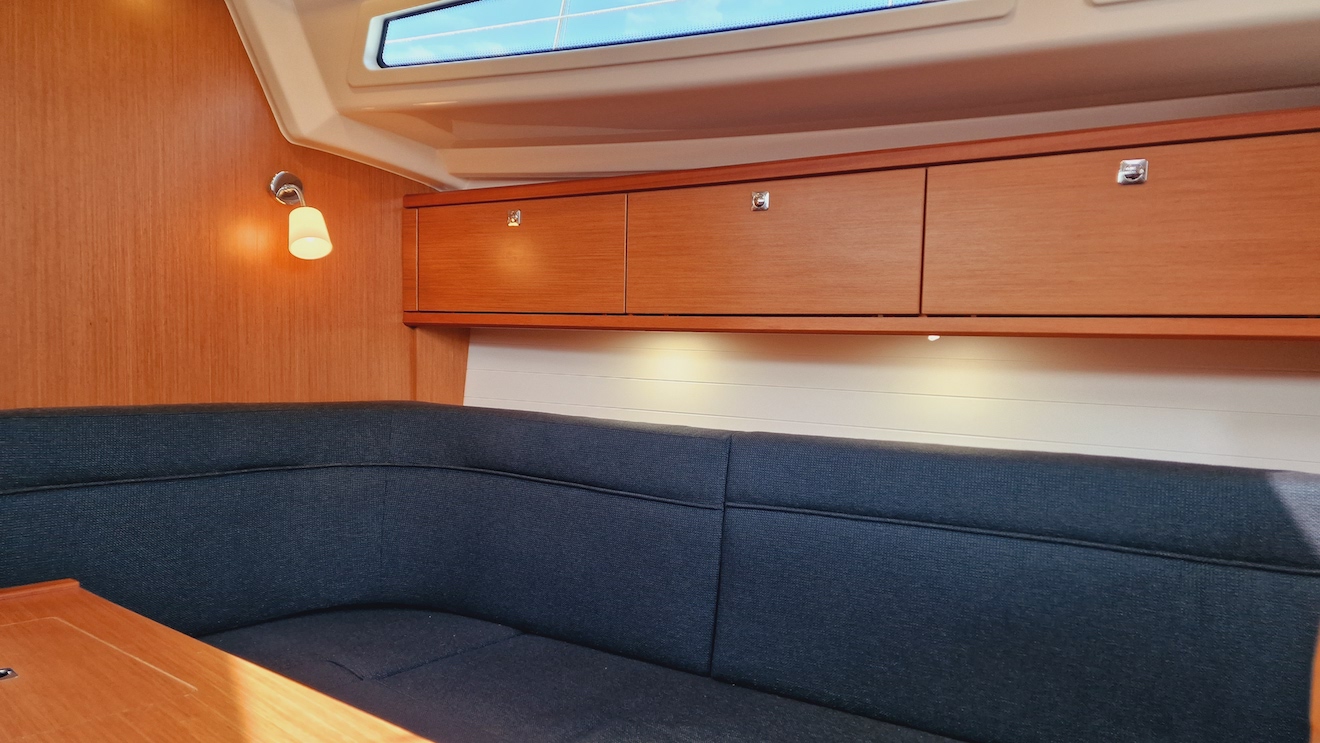 Bavaria Cruiser 34 — photo 11