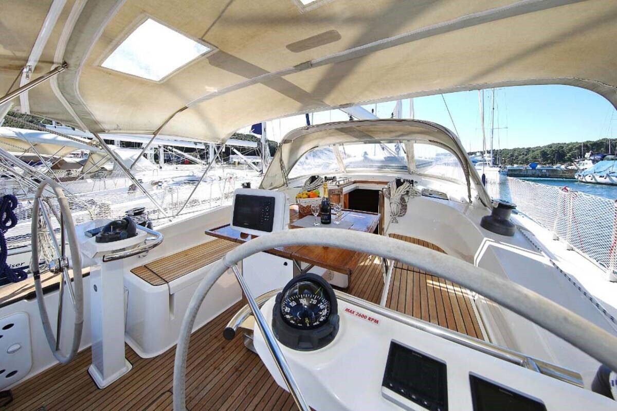 Bavaria Cruiser 45 — photo 11