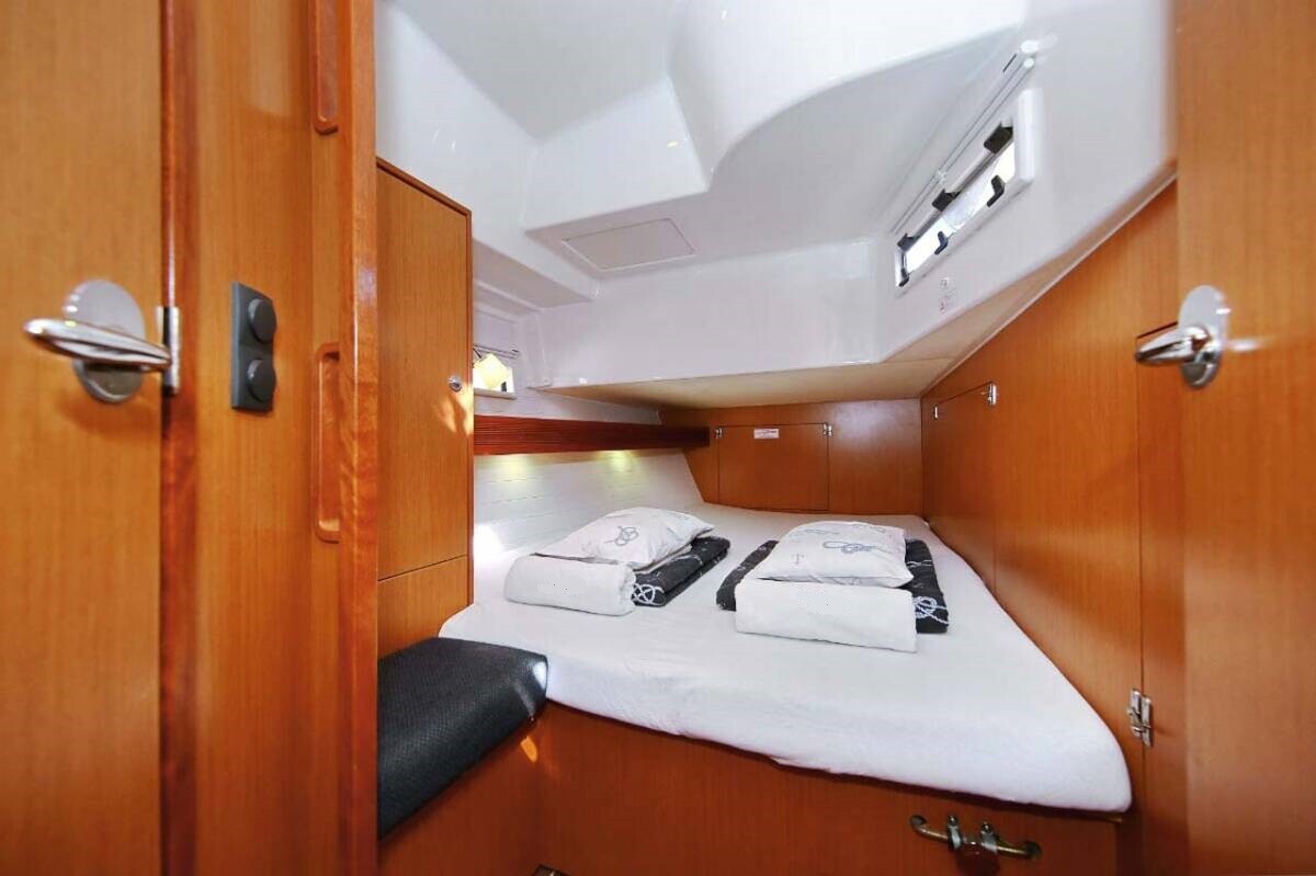 Bavaria Cruiser 45 — photo 18