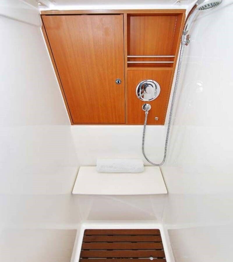 Bavaria Cruiser 45 — photo 10