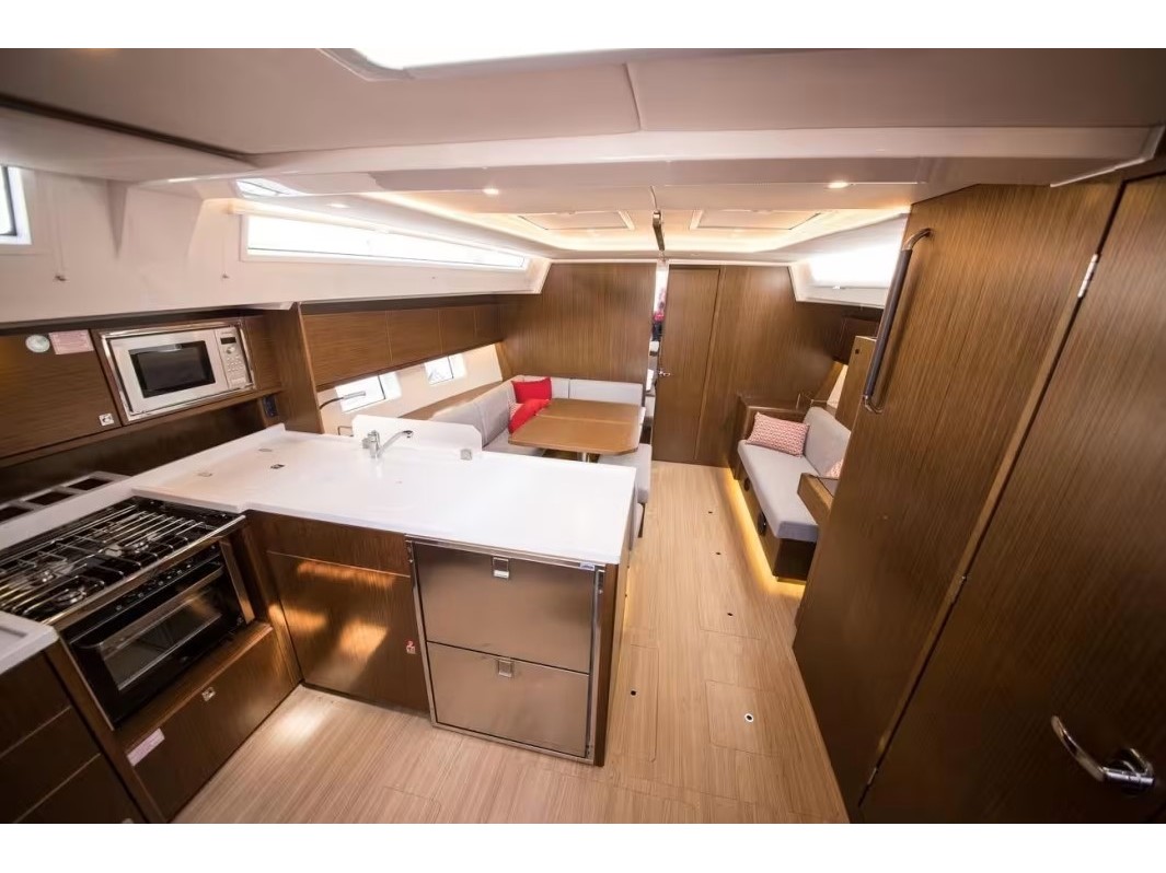 Bavaria C45 — photo 7
