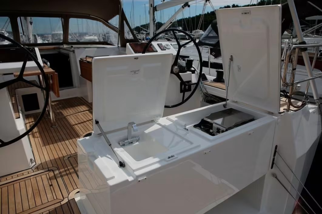 Bavaria C45 — photo 6
