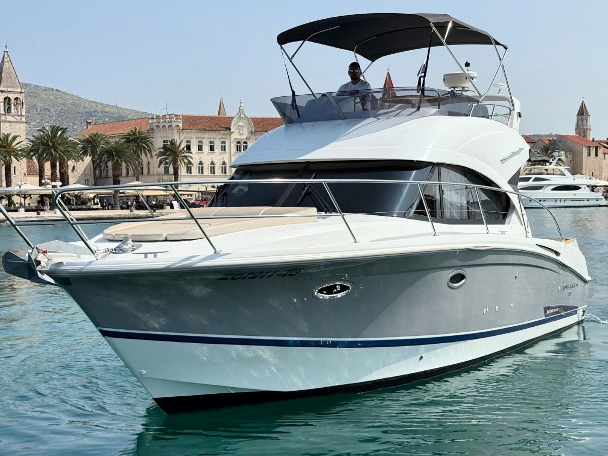 Beneteau Antares 36 — photo 1