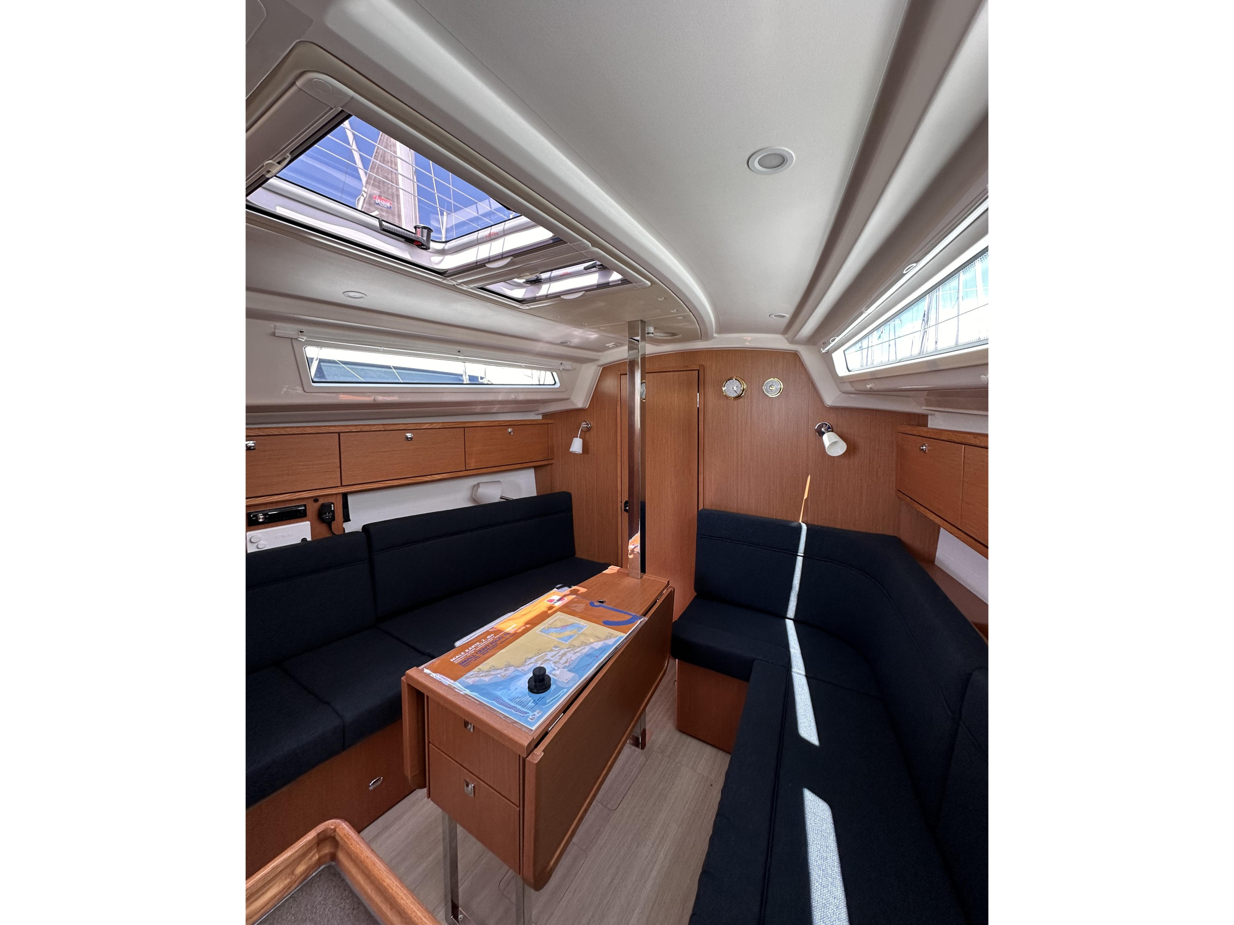Bavaria Cruiser 34 — photo 2