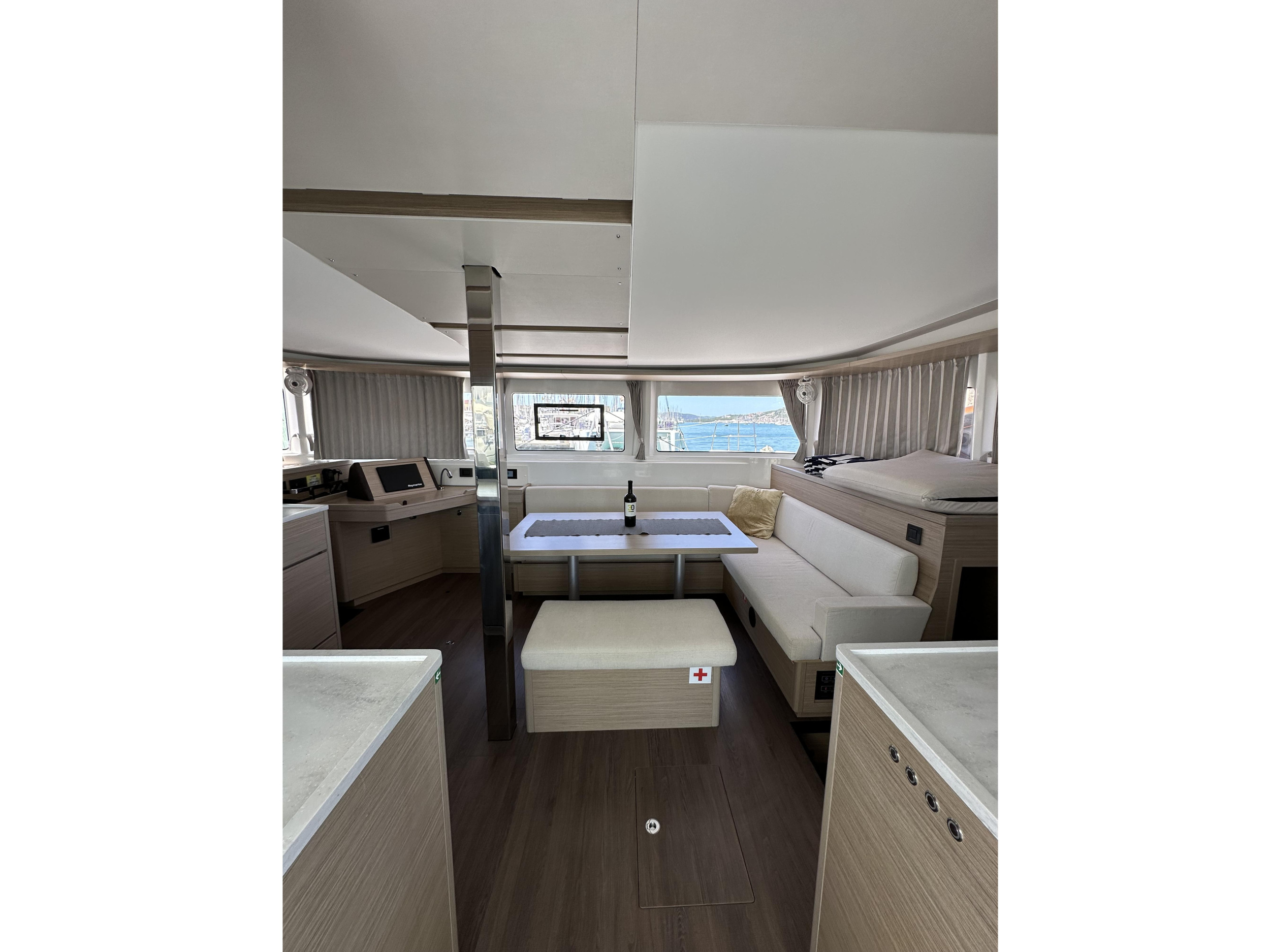 Lagoon 46 Fly — photo 19