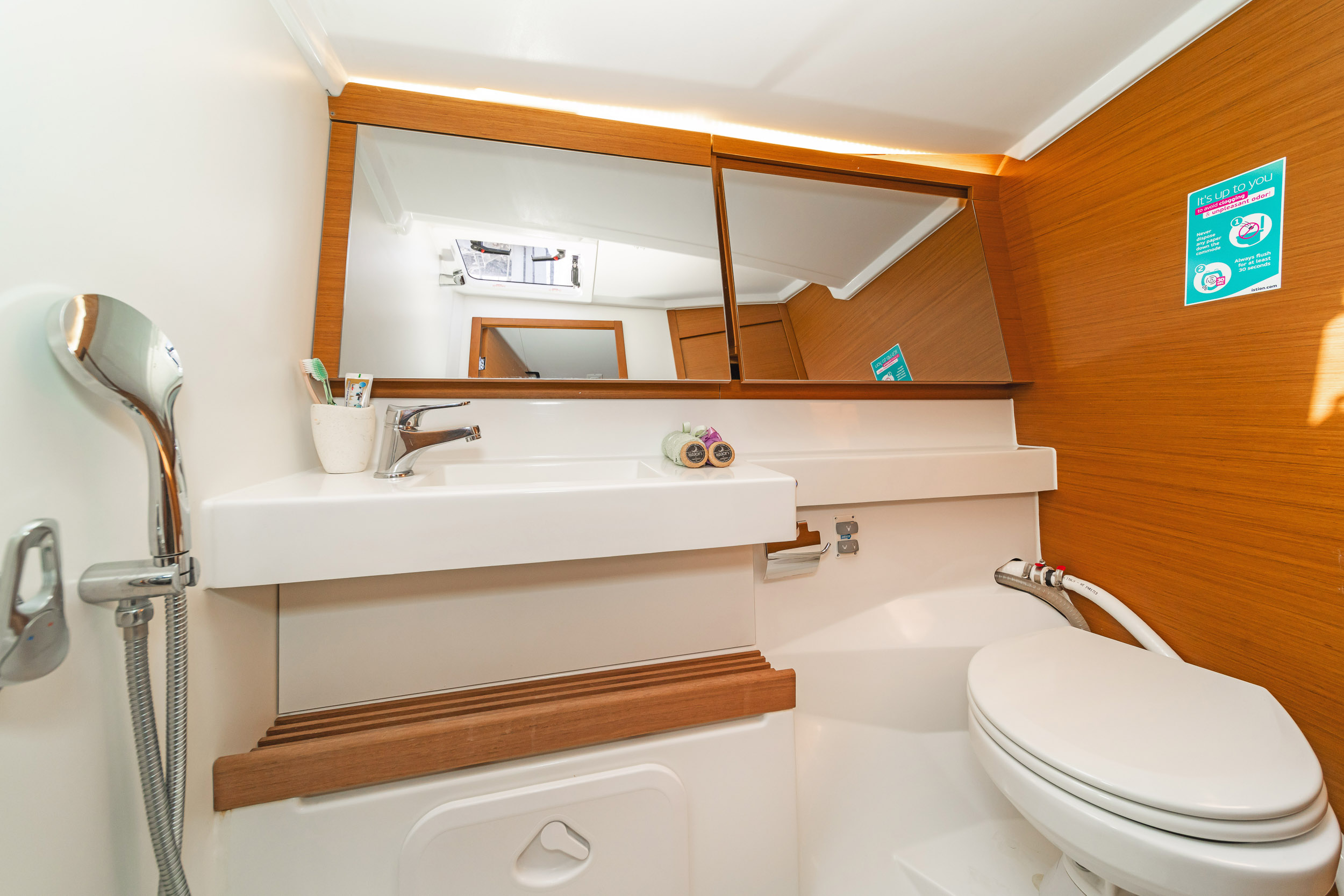 Sun Odyssey 440 — photo 9