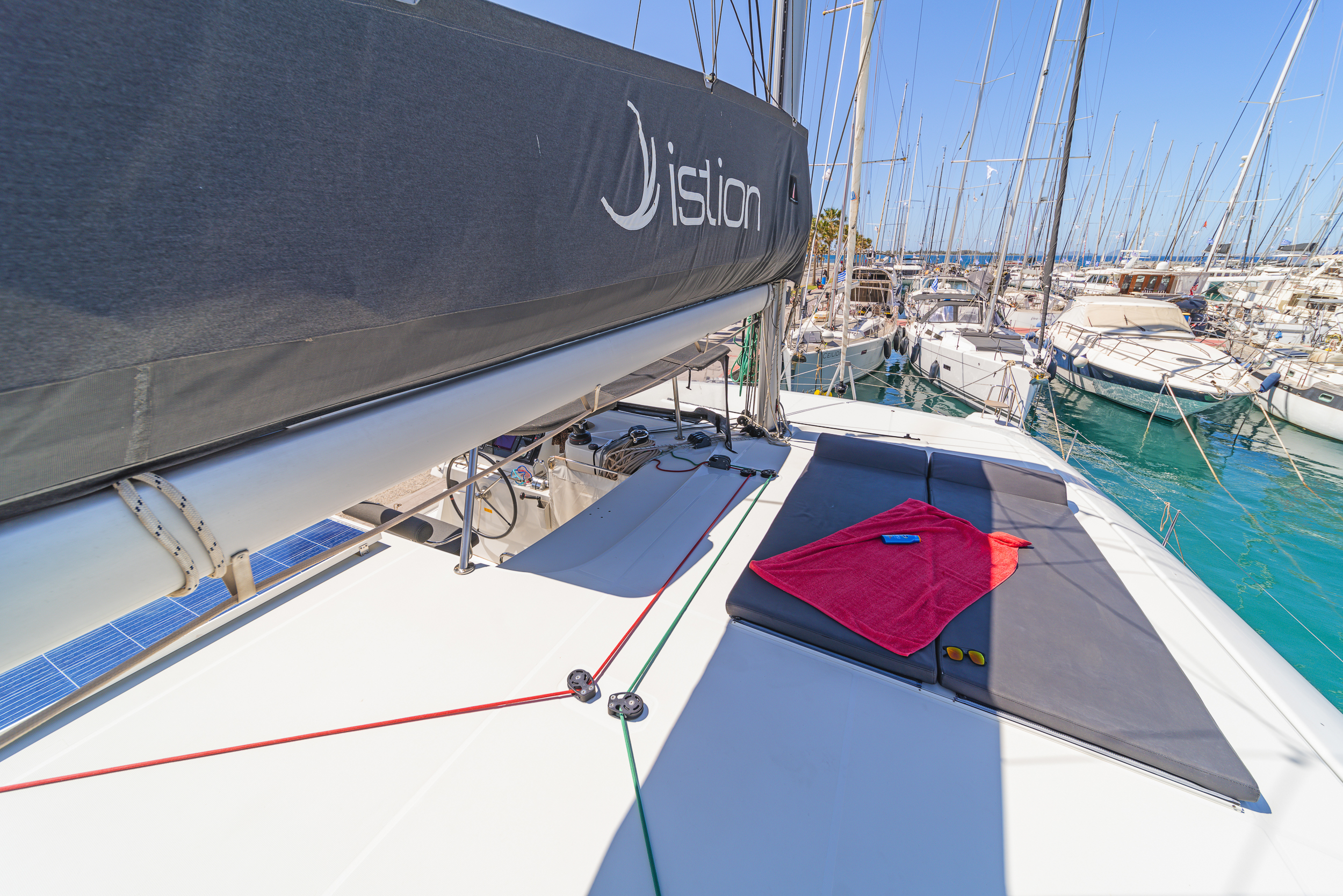 Lagoon 42 & GEN — photo 4
