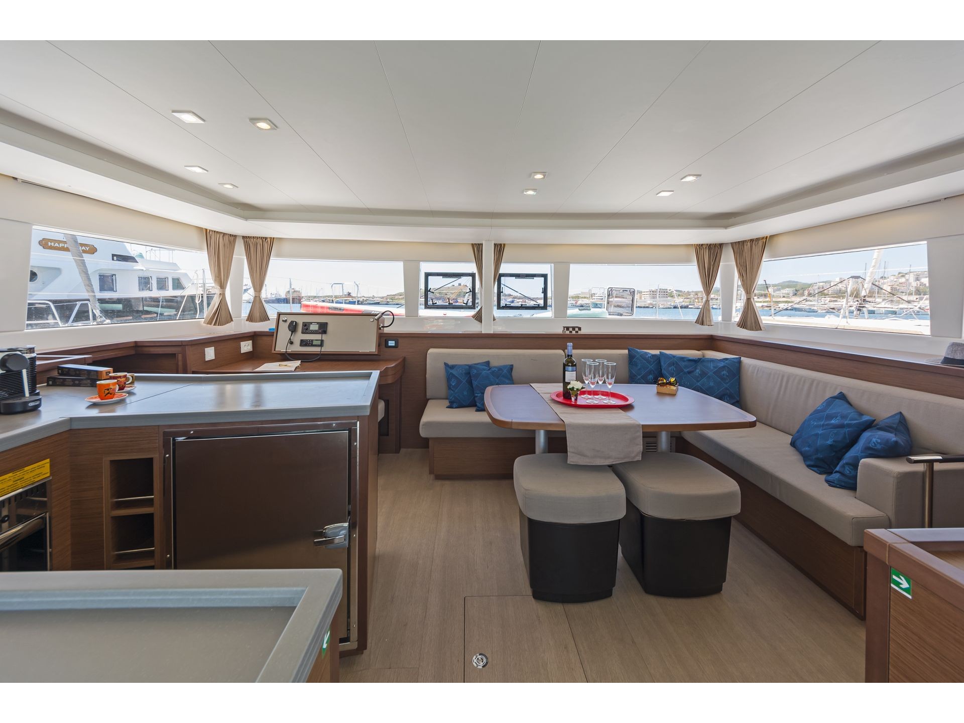 Lagoon 450 Fly & GEN — photo 12