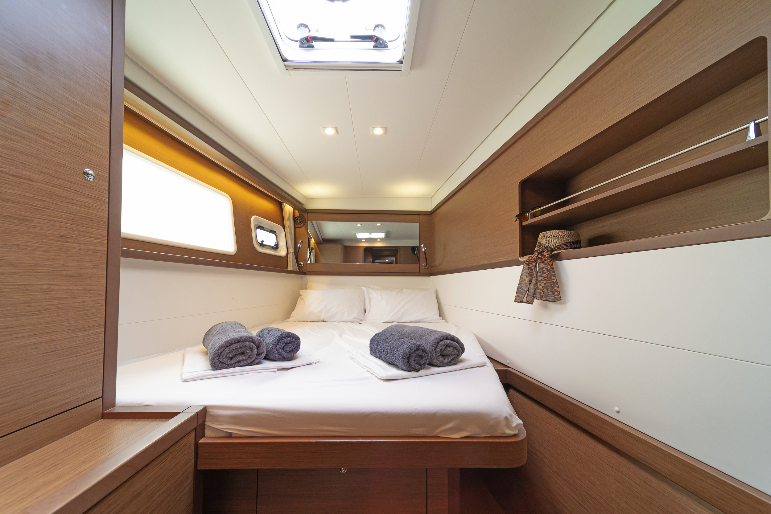 Lagoon 450 Fly & GEN — photo 23