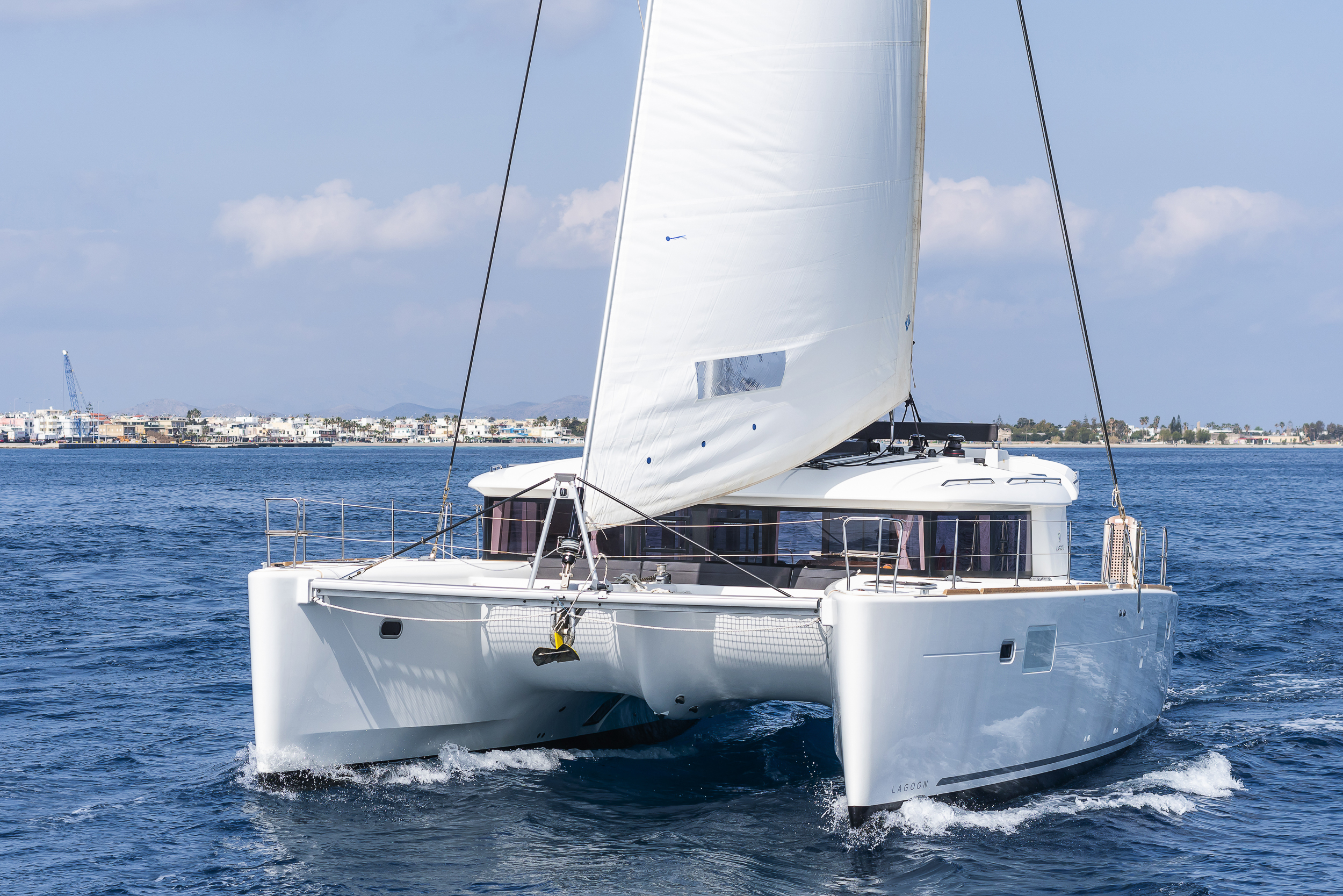Lagoon 450 Fly & GEN — photo 8
