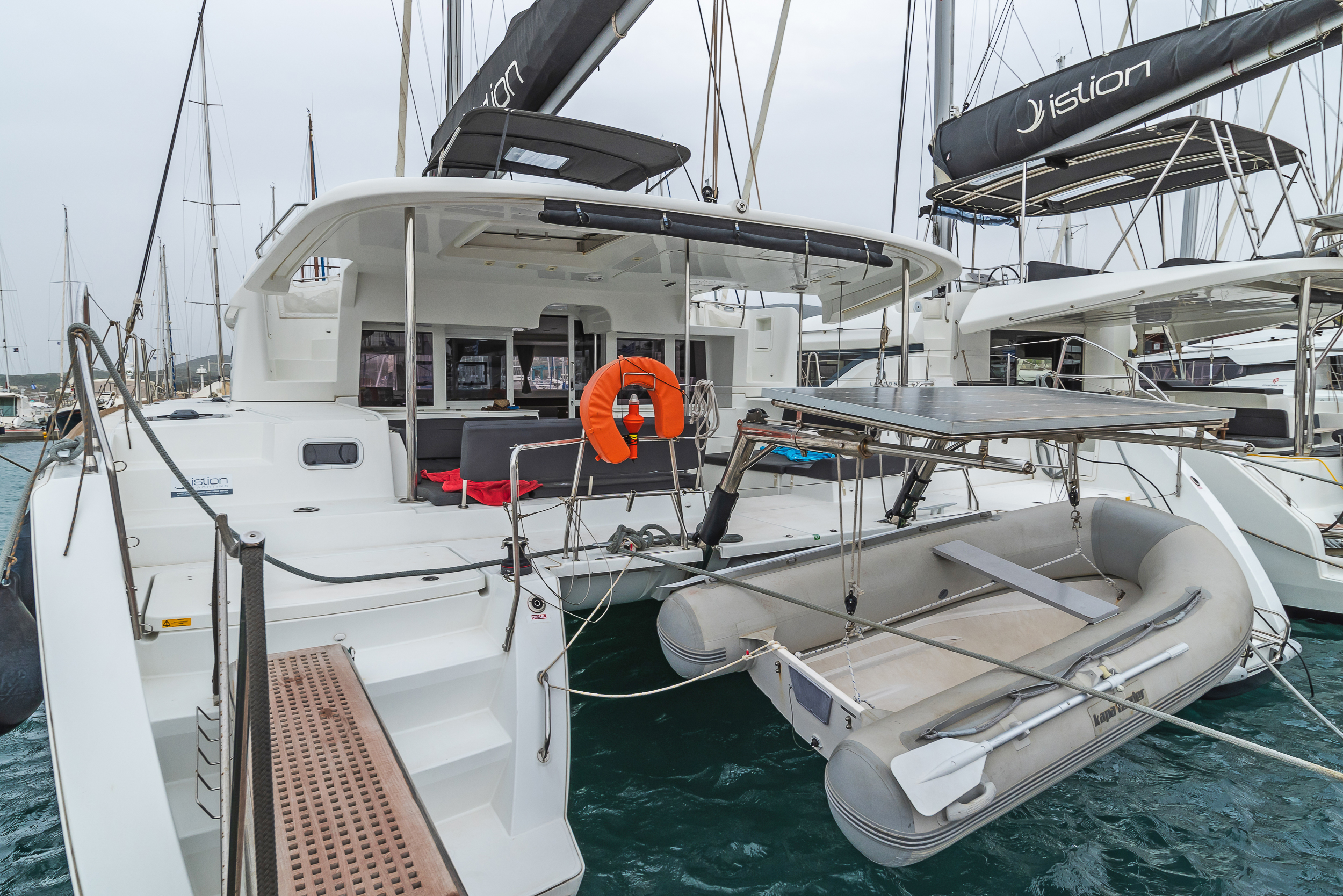 Lagoon 450 Fly & GEN — photo 24