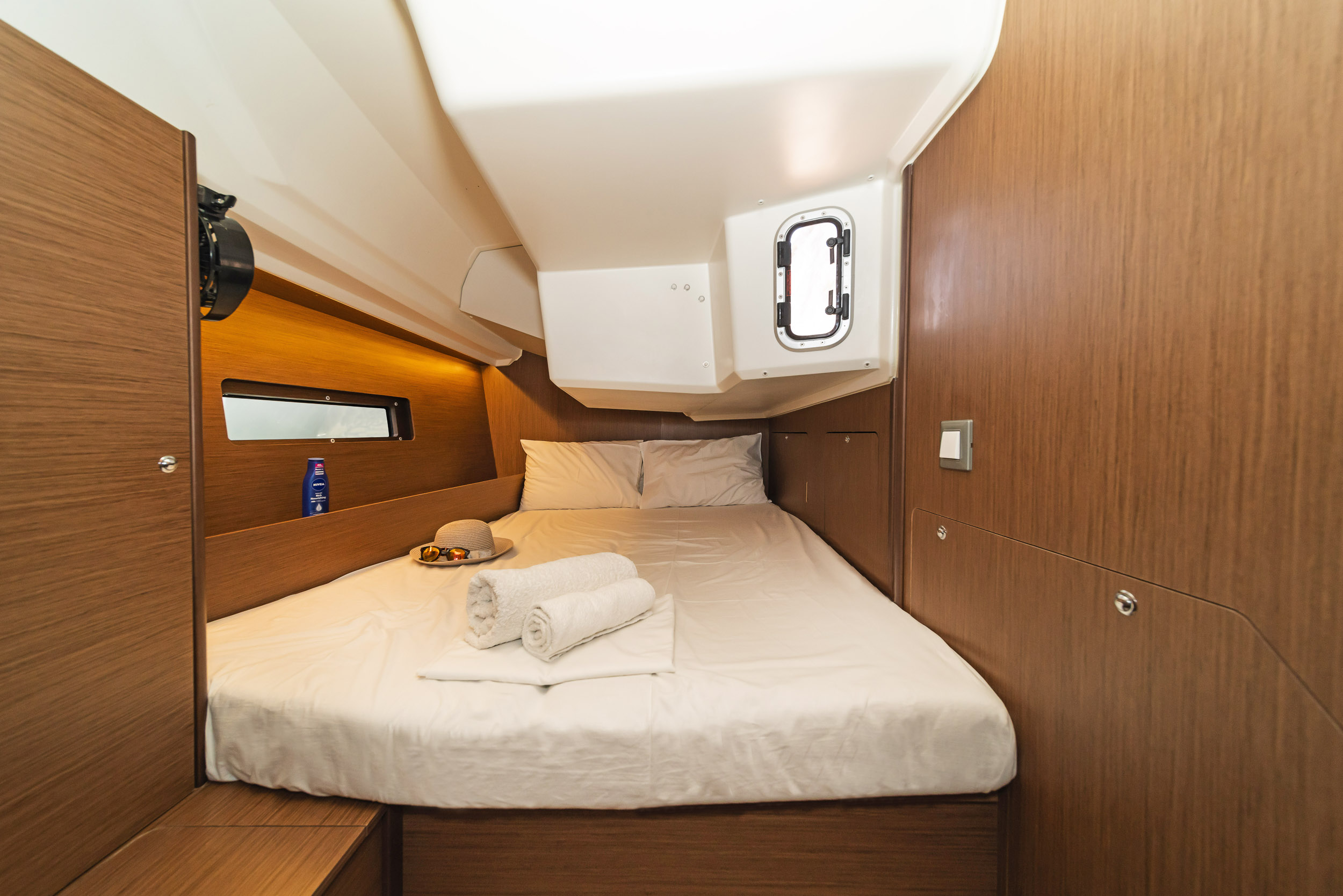 Oceanis 40.1 (3+1 cab) — photo 3