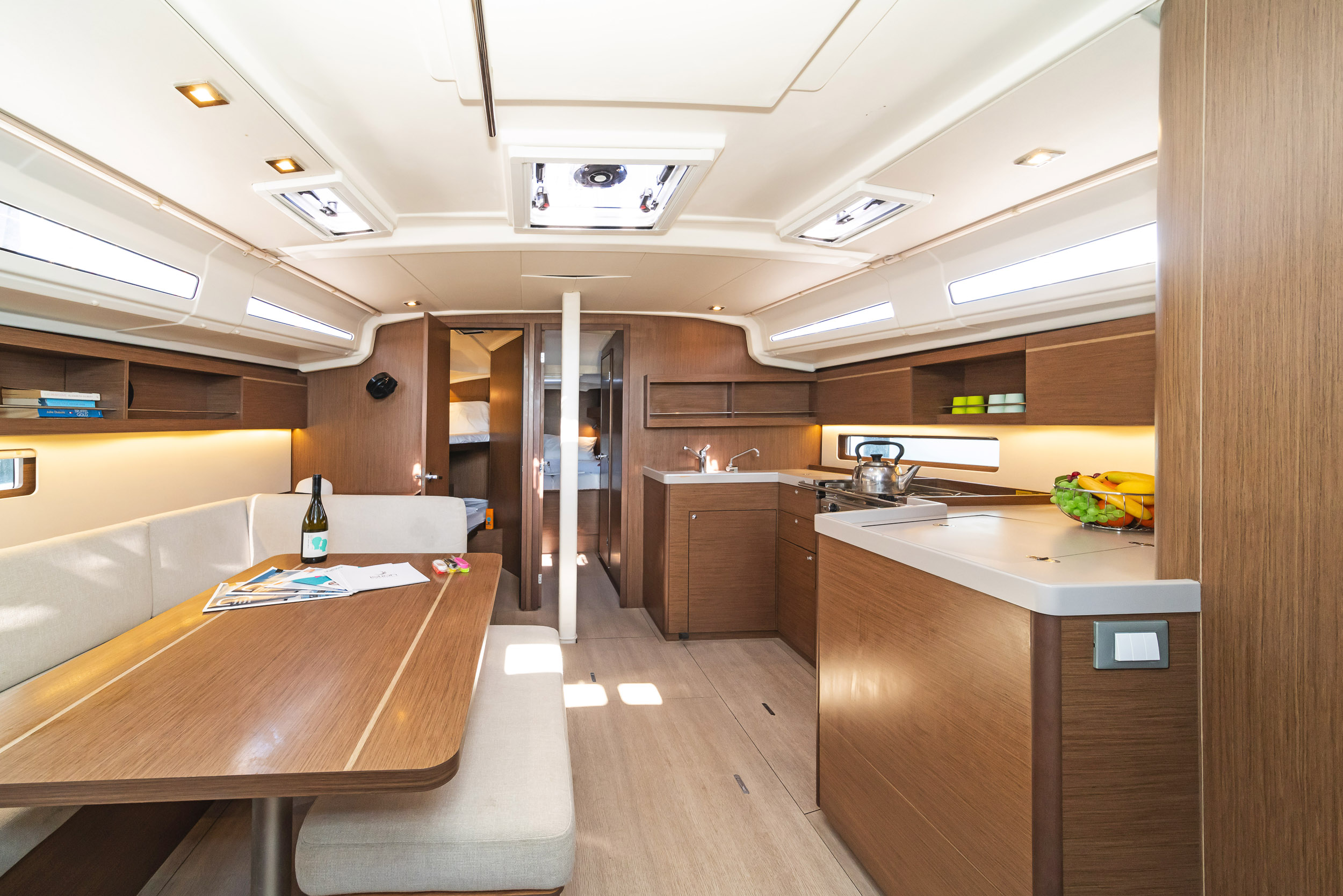 Oceanis 40.1 (3+1 cab) — photo 6