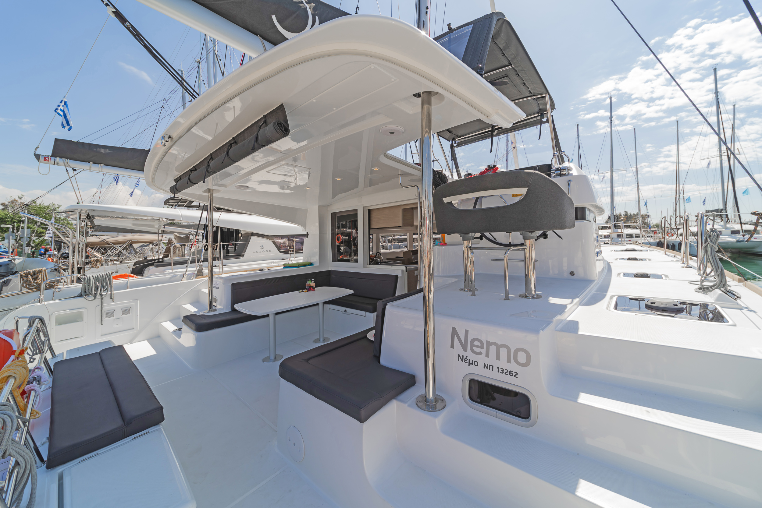 Lagoon 40 — photo 2