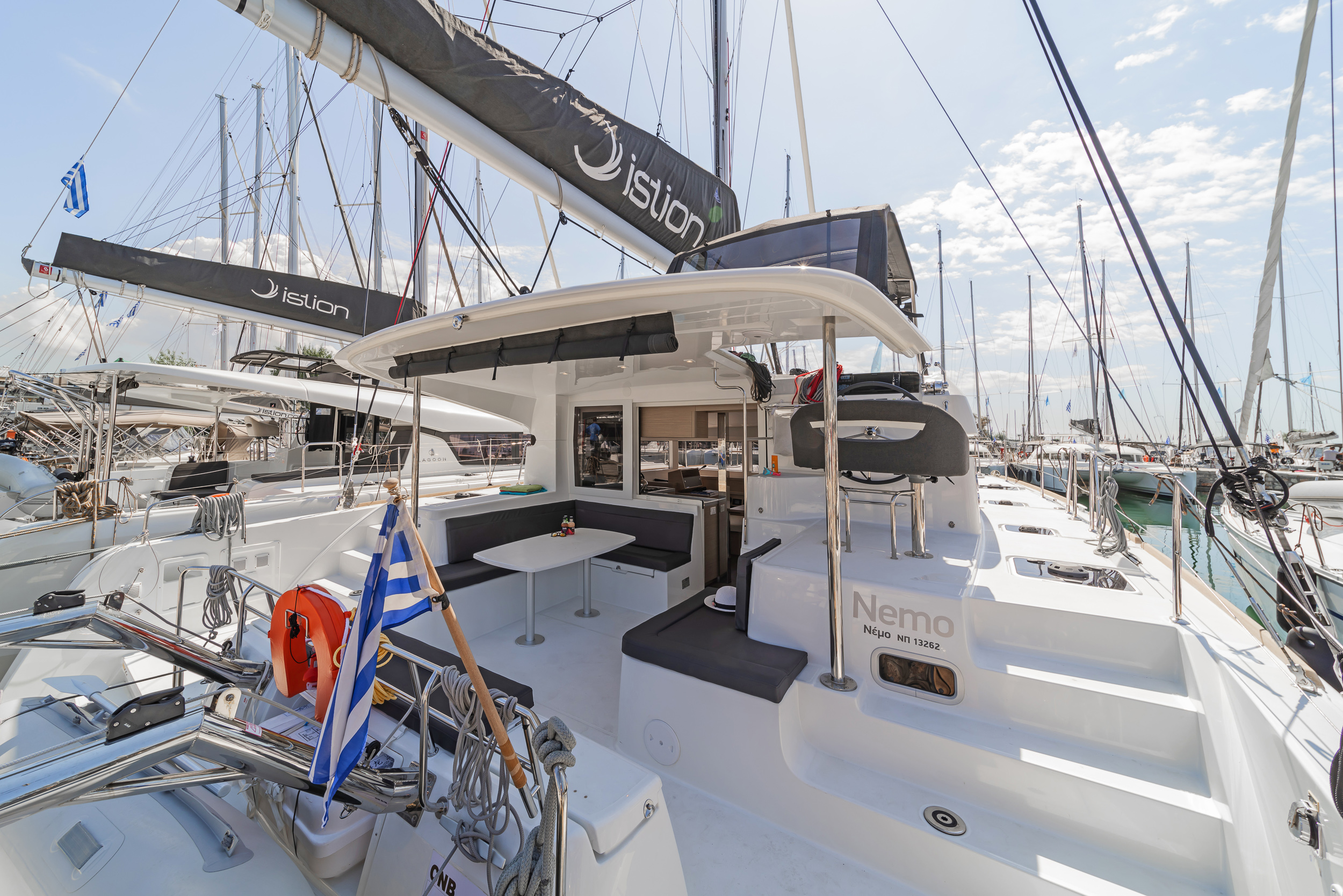 Lagoon 40 — photo 12