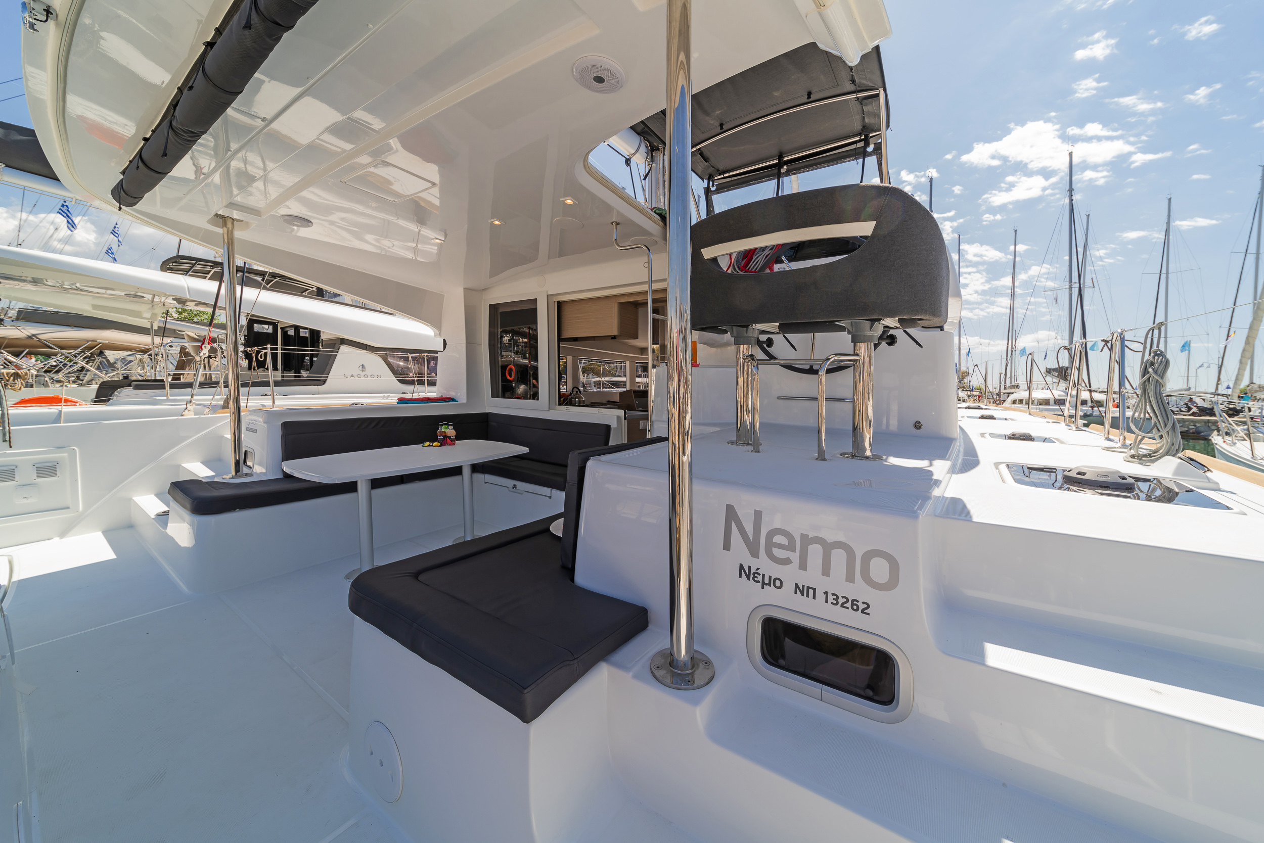 Lagoon 40 — photo 15