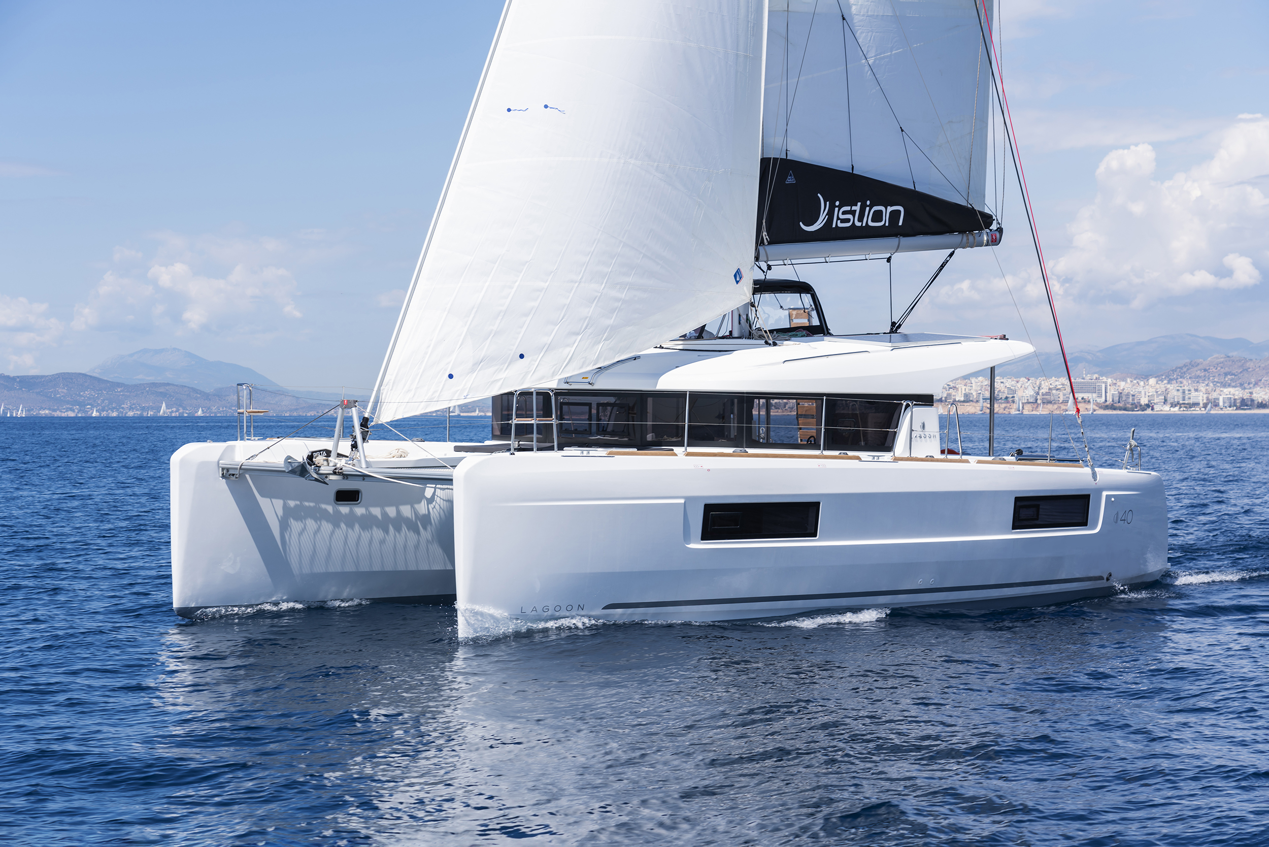 Lagoon 40 — photo 6