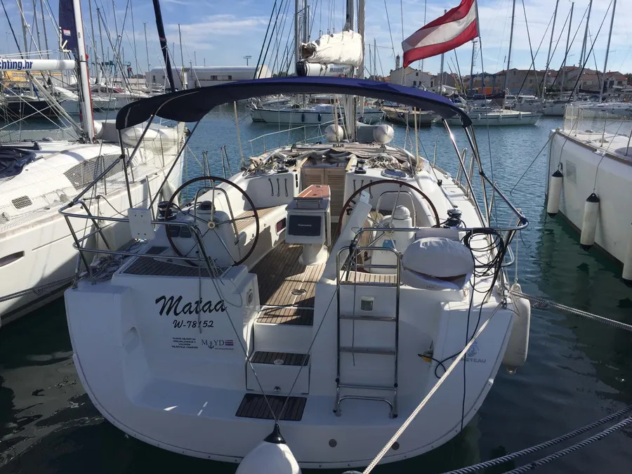 Beneteau Oceanis 43 — photo 1