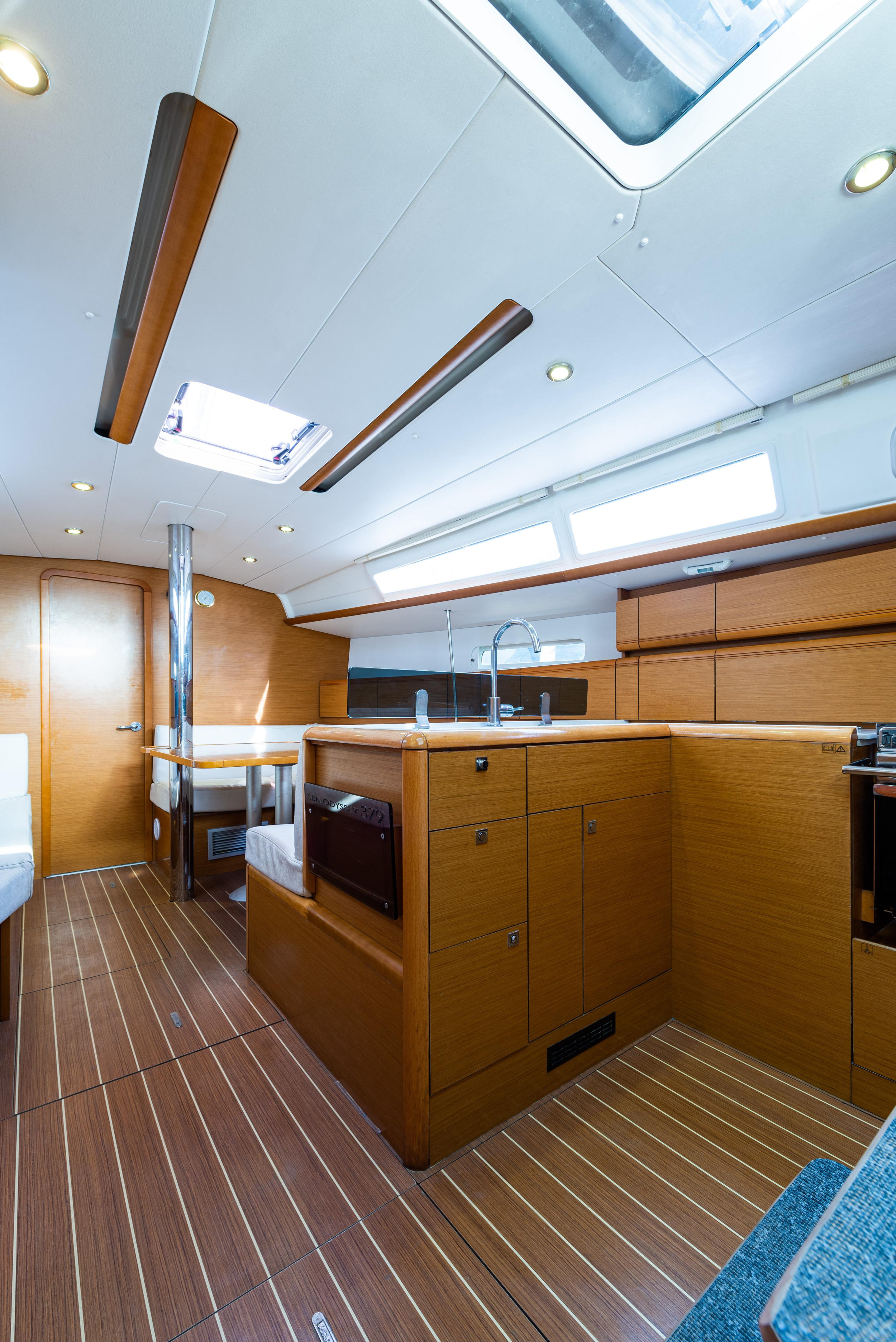 Jeanneau Sun Odyssey 379 — photo 14