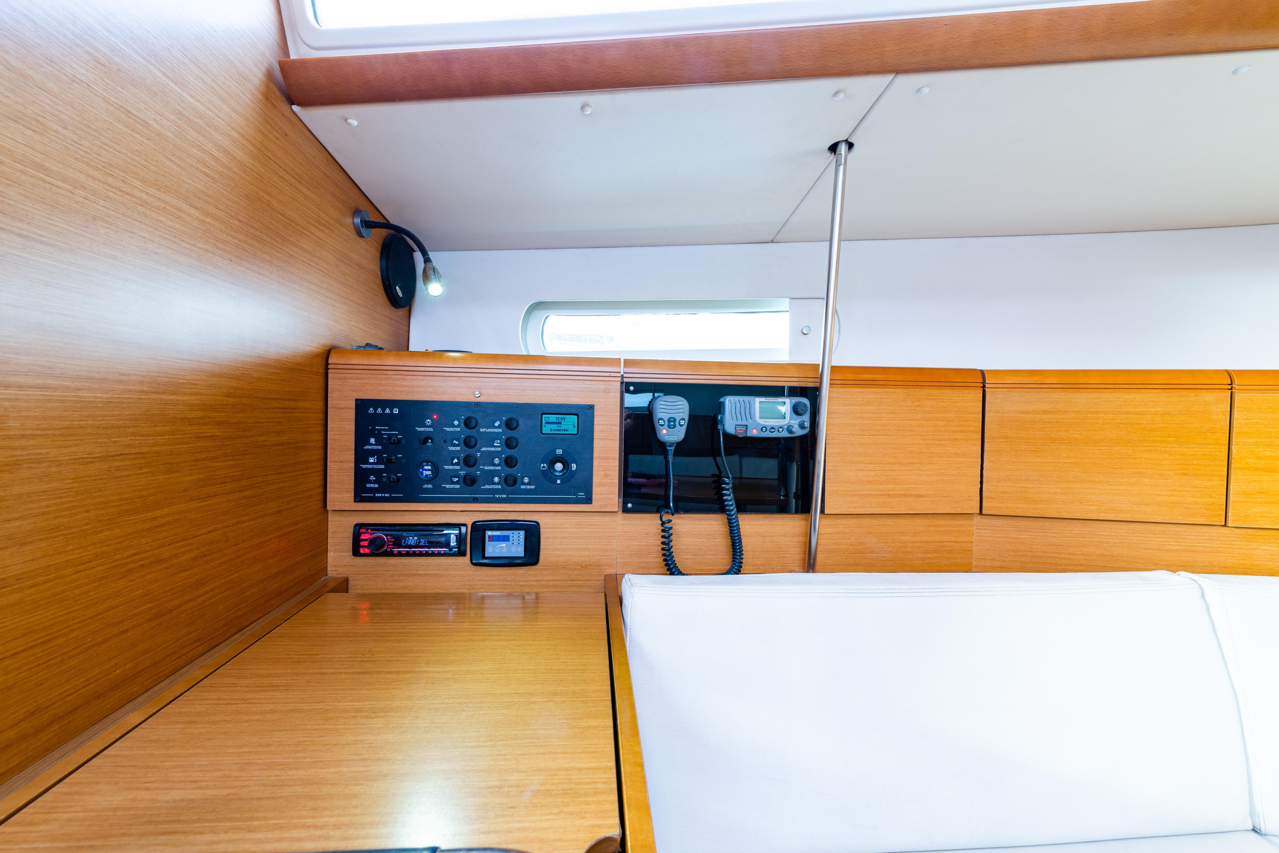 Jeanneau Sun Odyssey 379 — photo 17