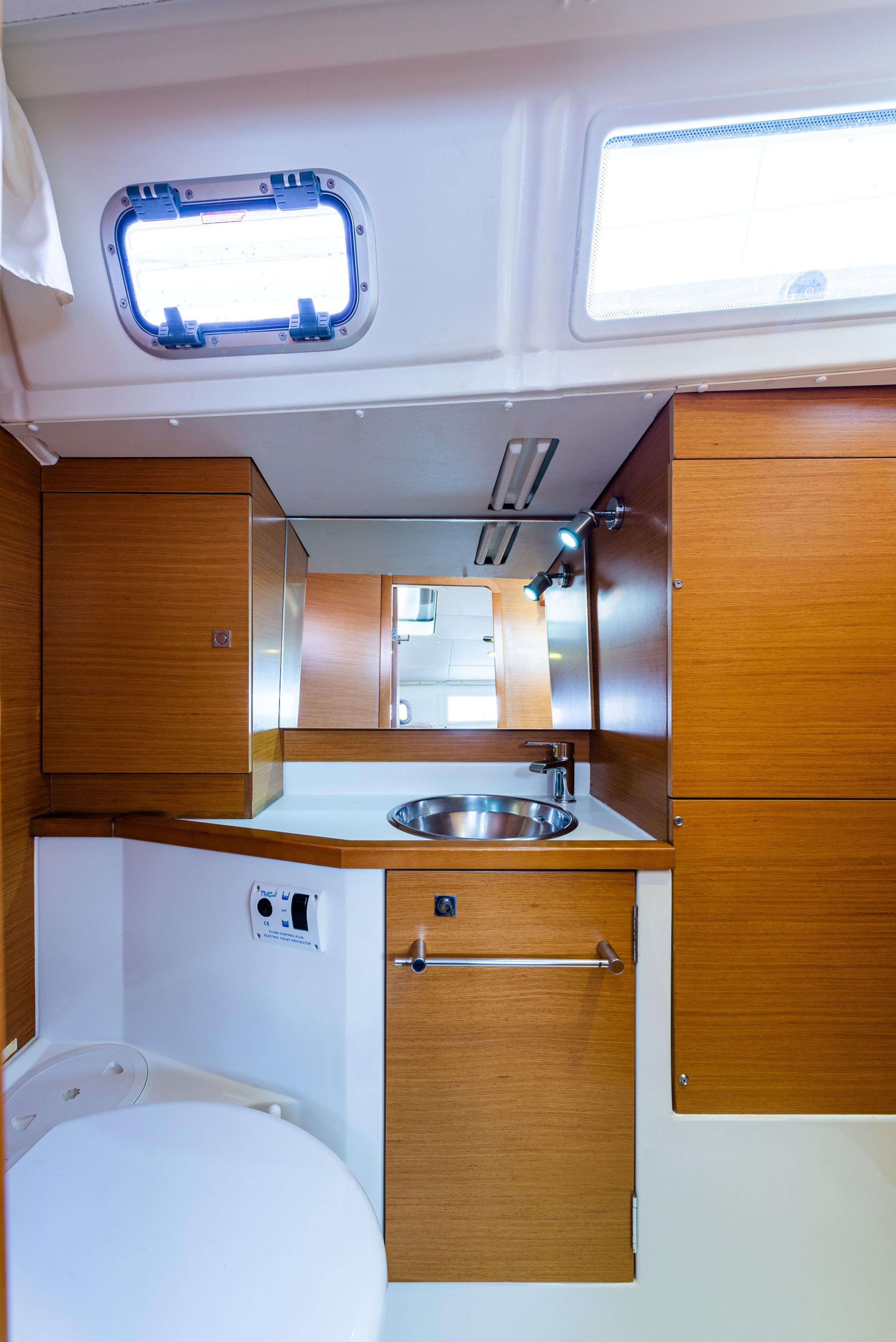 Jeanneau Sun Odyssey 379 — photo 27