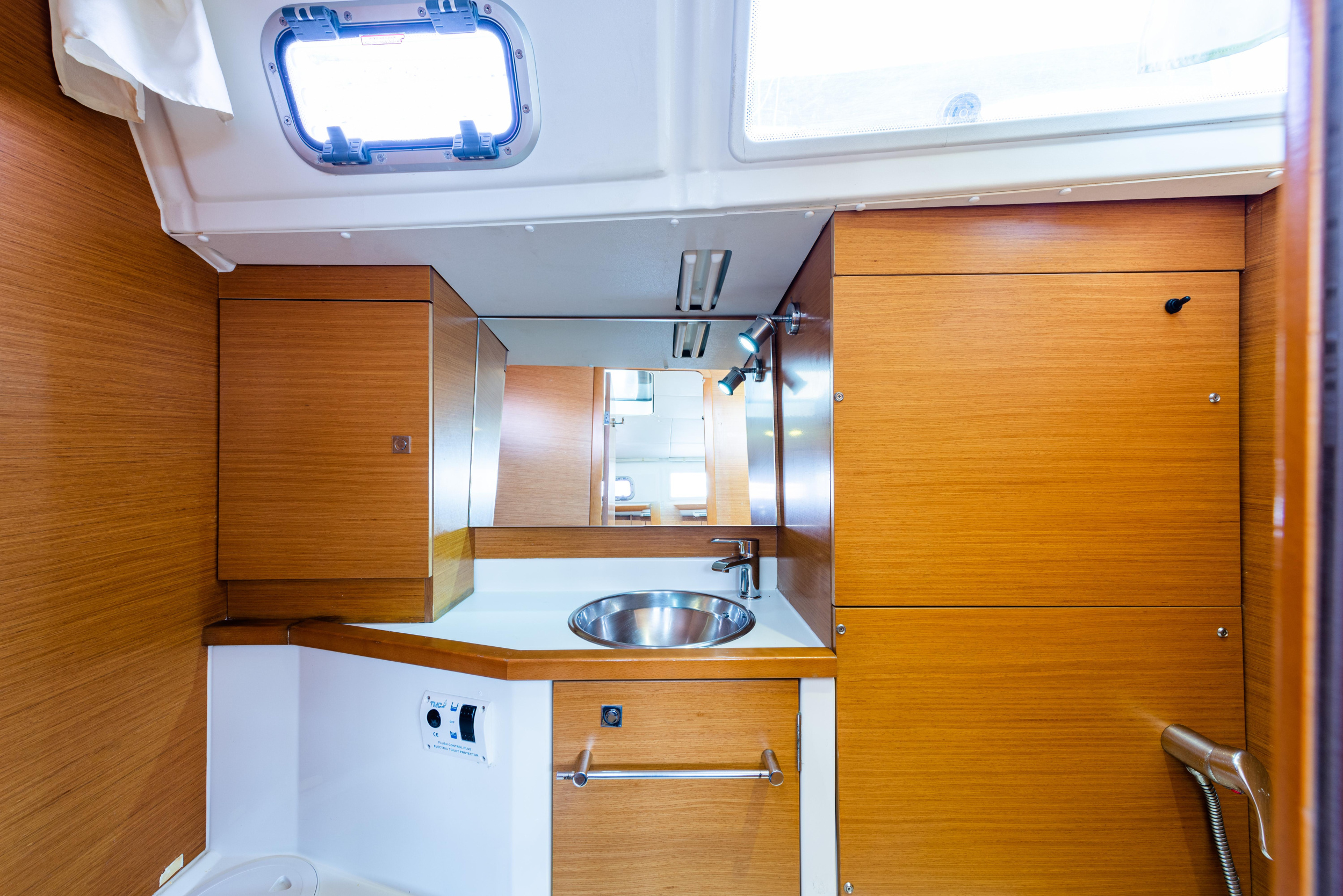 Jeanneau Sun Odyssey 379 — photo 5