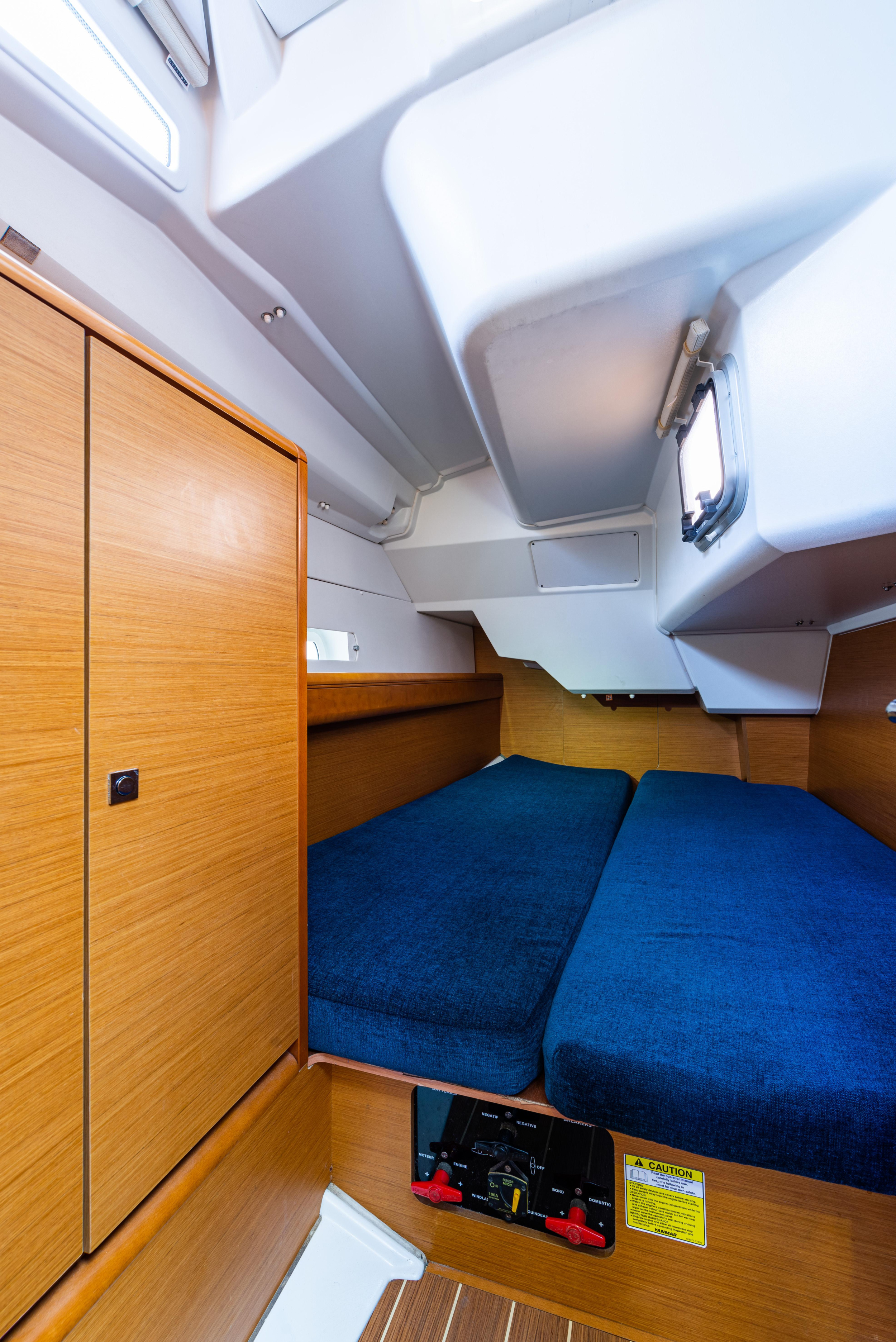Jeanneau Sun Odyssey 379 — photo 30