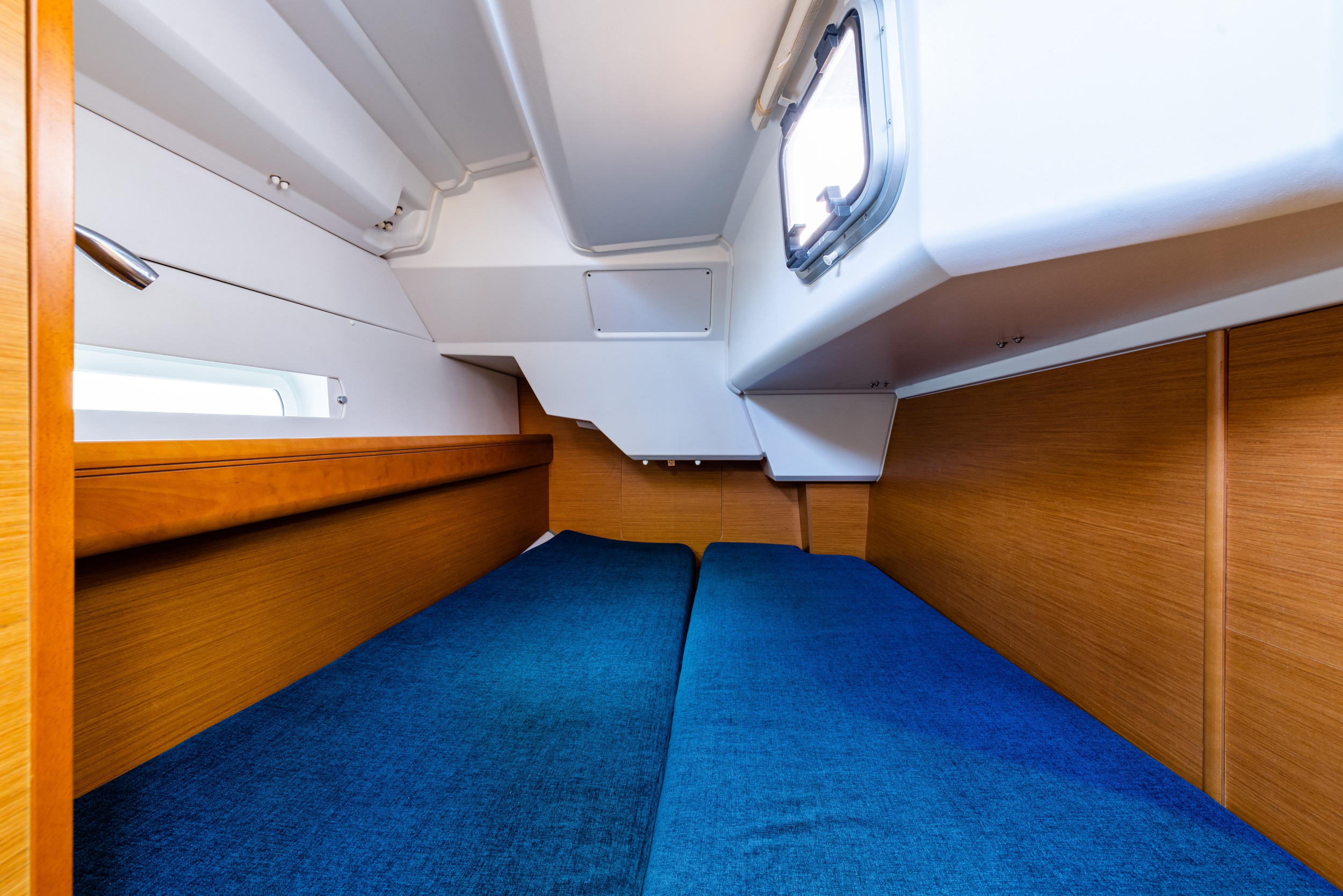 Jeanneau Sun Odyssey 379 — photo 23