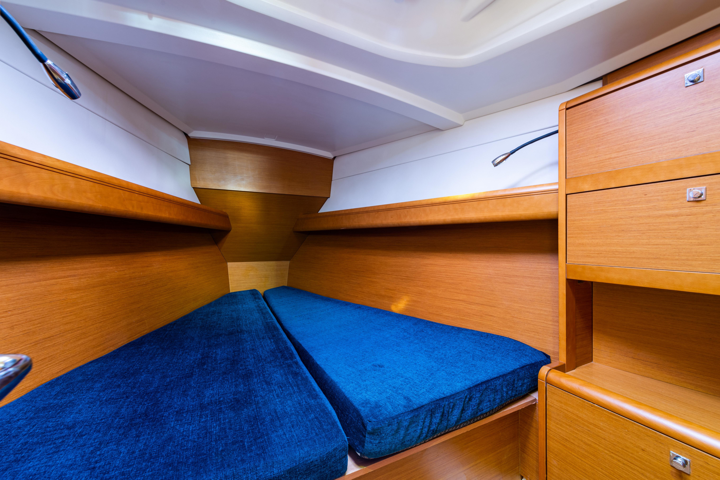 Jeanneau Sun Odyssey 379 — photo 28