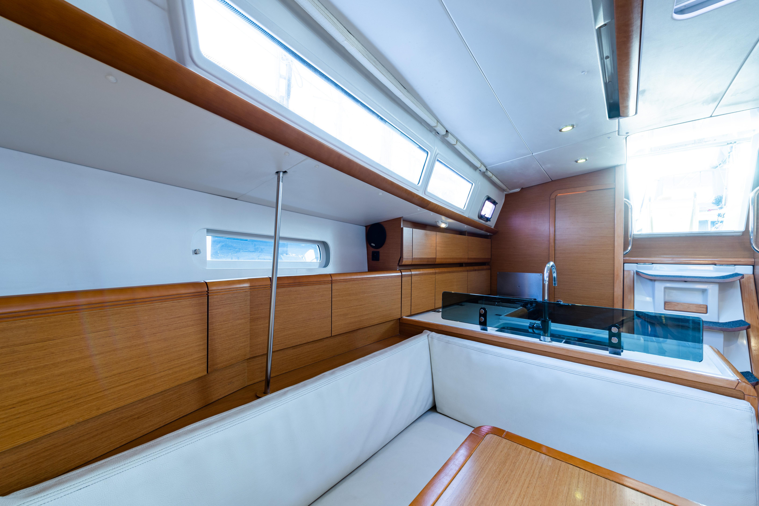 Jeanneau Sun Odyssey 379 — photo 25