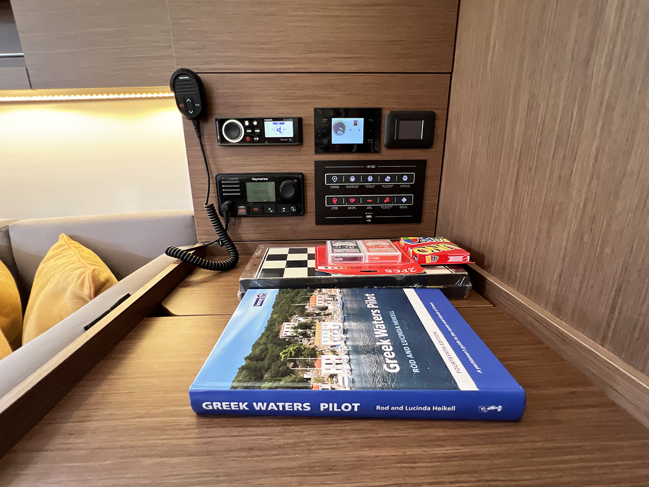Oceanis 40.1 — photo 17