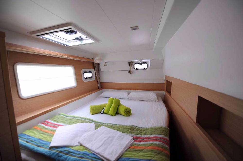 Lagoon 400 S2 — photo 3
