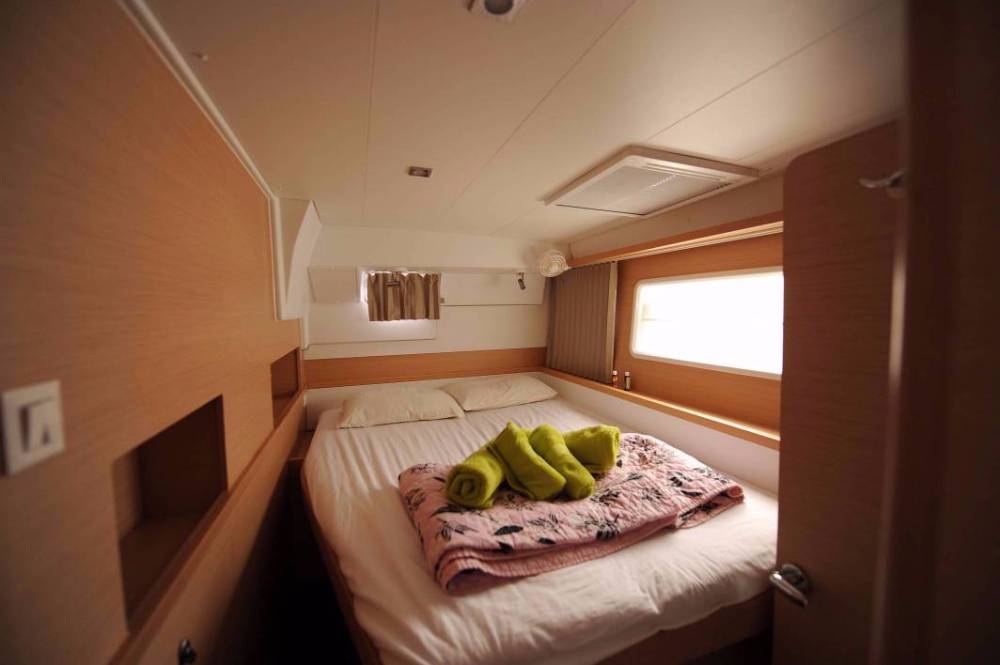 Lagoon 400 S2 — photo 4