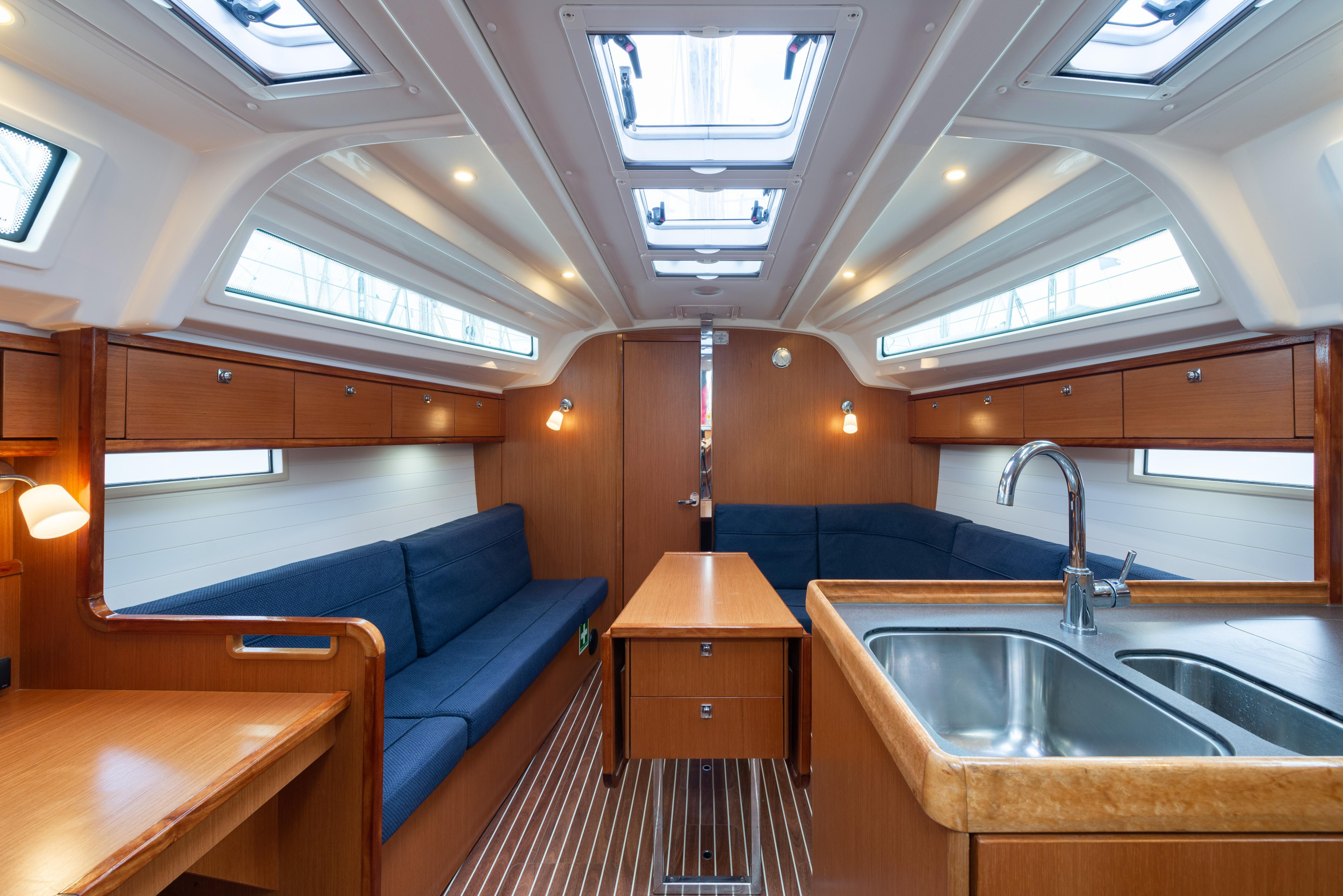 Bavaria 37 — photo 20