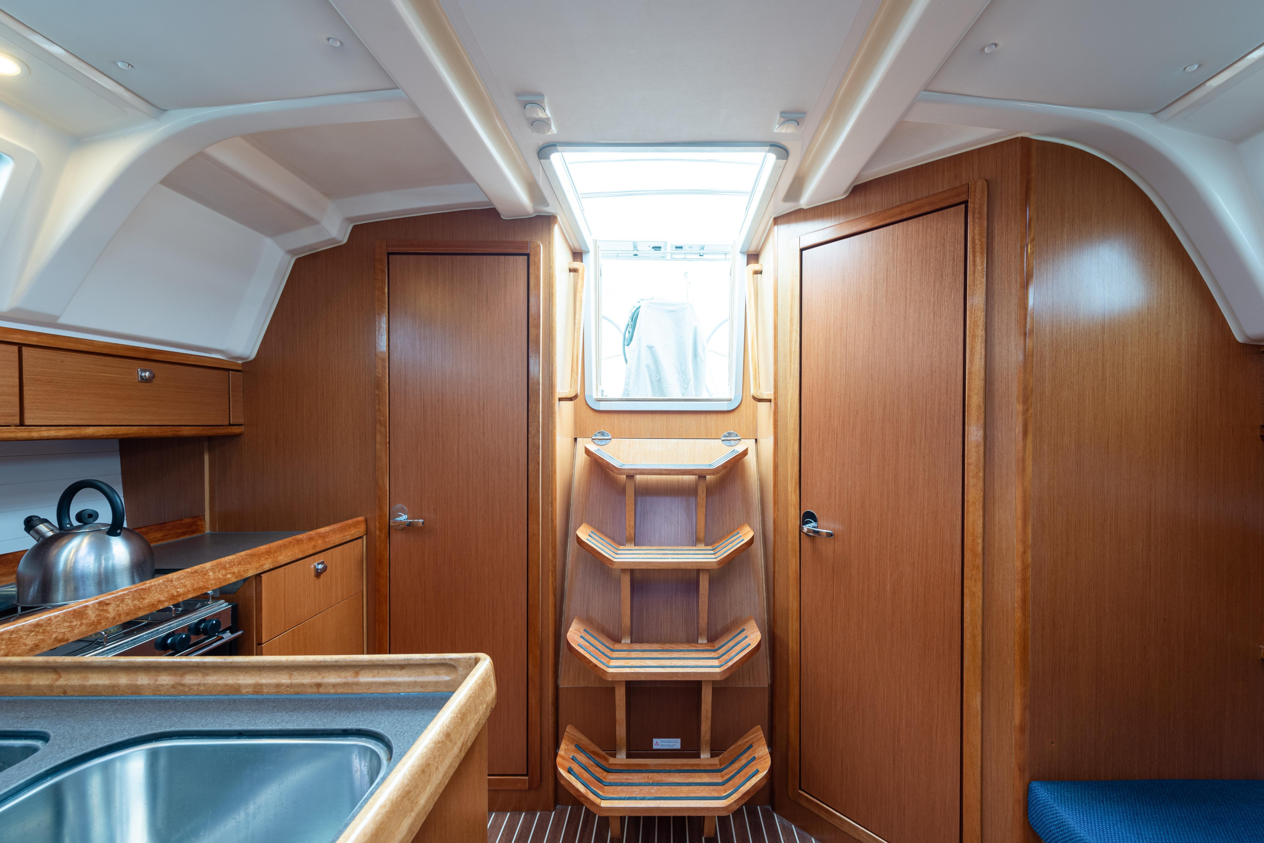 Bavaria 37 — photo 8
