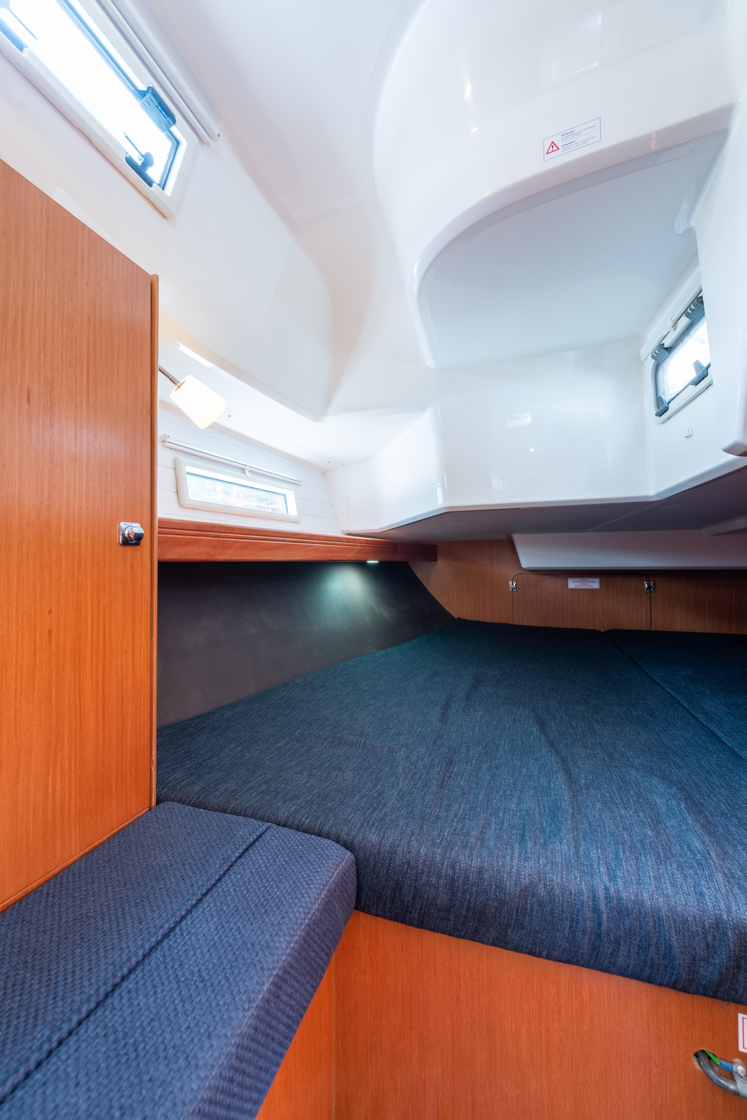 Bavaria 37 — photo 11