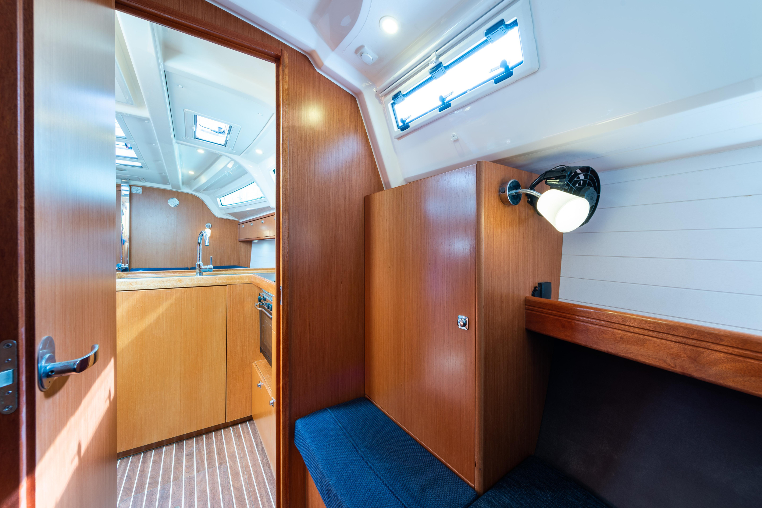 Bavaria 37 — photo 17